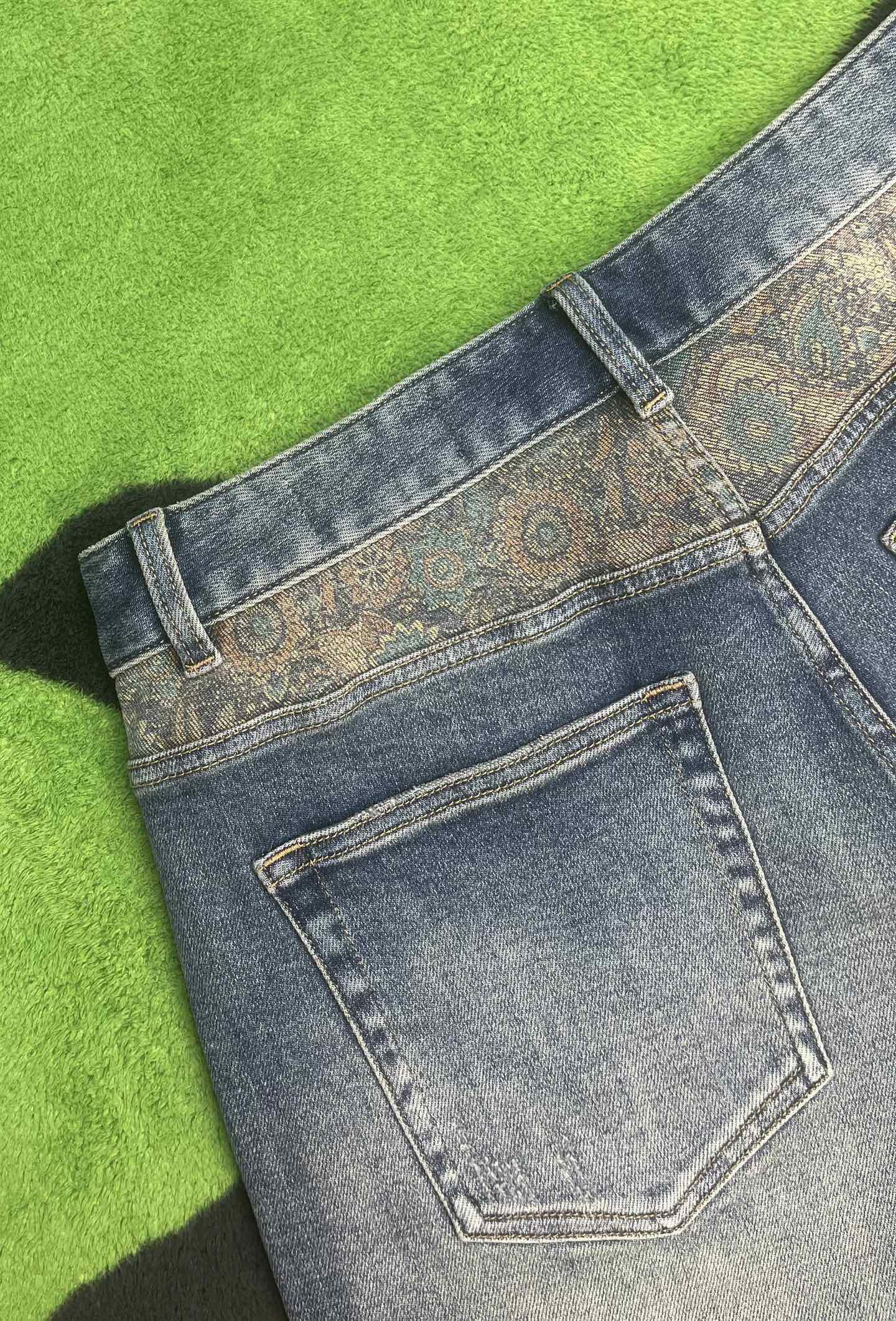 ￼ ￼ ￼ ￼ ￼ ￼ ￼ 🩳🤠牛仔💥短裤💥春夏💥 🔥新款现货上市 🔥🔥 原单爆款，超级定制款，原版五金