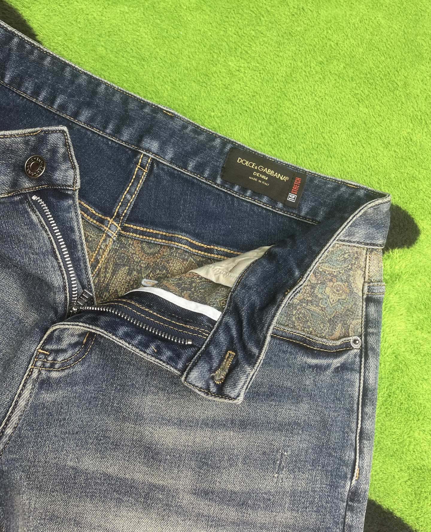 ￼ ￼ ￼ ￼ ￼ ￼ ￼ 🩳🤠牛仔💥短裤💥春夏💥 🔥新款现货上市 🔥🔥 原单爆款，超级定制款，原版五金