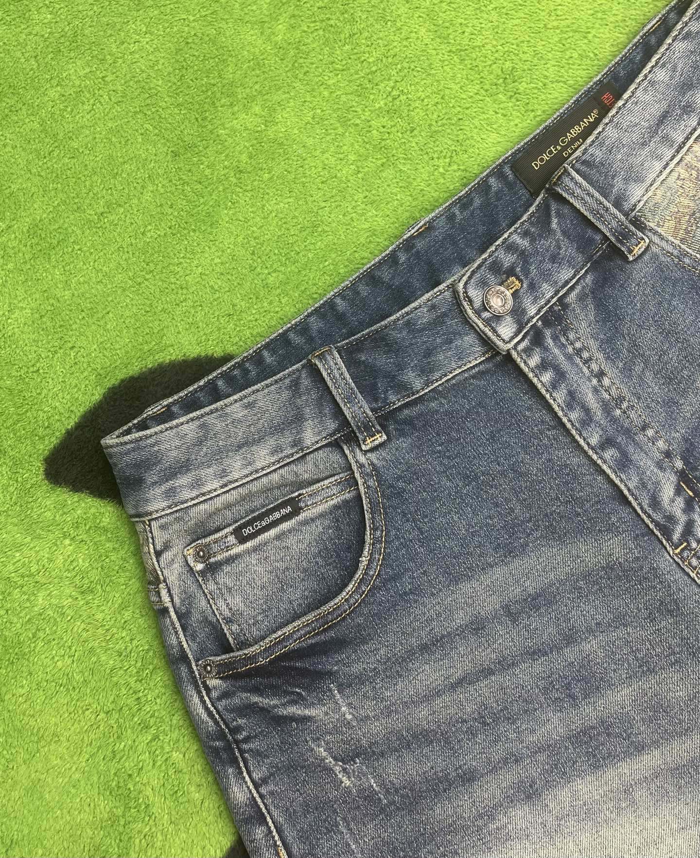 ￼ ￼ ￼ ￼ ￼ ￼ ￼ 🩳🤠牛仔💥短裤💥春夏💥 🔥新款现货上市 🔥🔥 原单爆款，超级定制款，原版五金