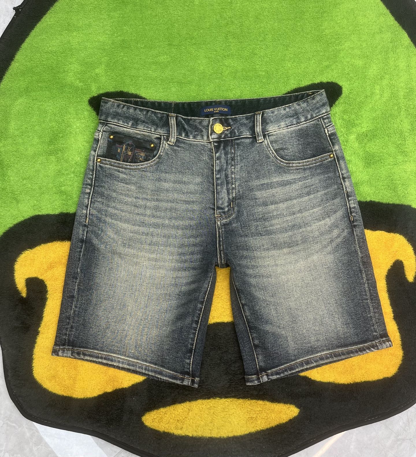 ￼ ￼ ￼ ￼ ￼ ￼ ￼ 🩳🤠牛仔💥短裤💥春夏💥 🔥新款现货上市 🔥🔥 原单爆款，超级定制款，原版五金