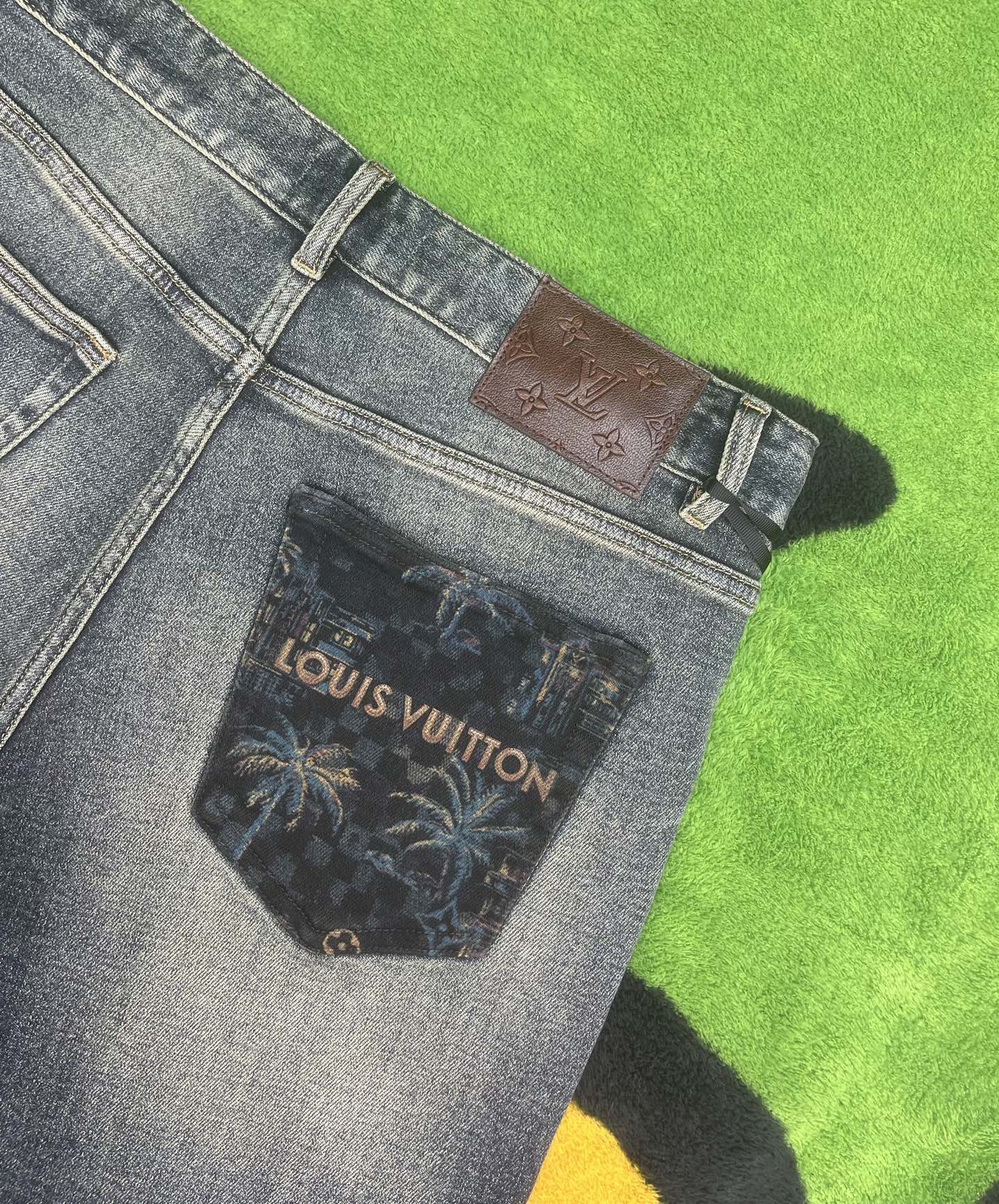 ￼ ￼ ￼ ￼ ￼ ￼ ￼ 🩳🤠牛仔💥短裤💥春夏💥 🔥新款现货上市 🔥🔥 原单爆款，超级定制款，原版五金