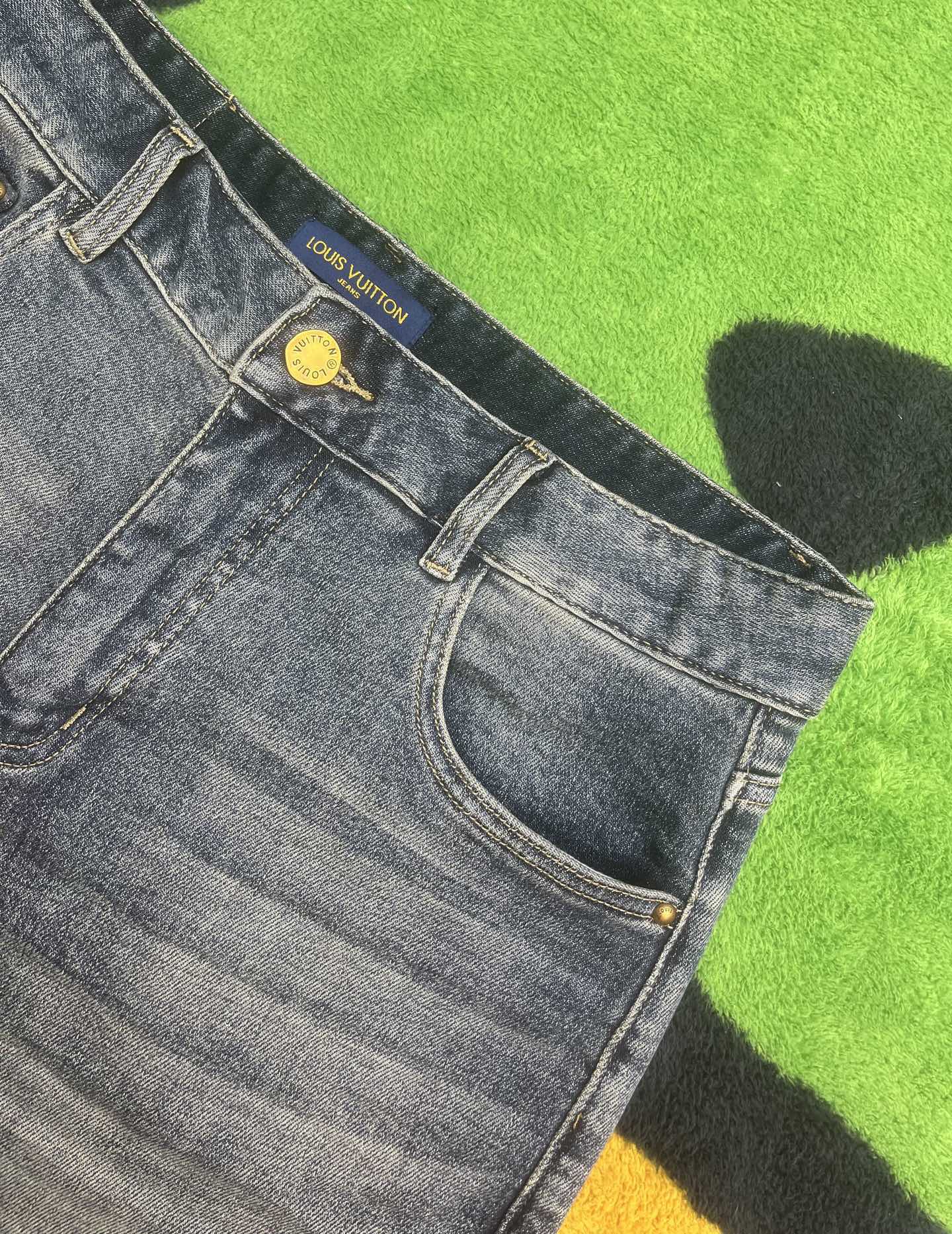 ￼ ￼ ￼ ￼ ￼ ￼ ￼ 🩳🤠牛仔💥短裤💥春夏💥 🔥新款现货上市 🔥🔥 原单爆款，超级定制款，原版五金