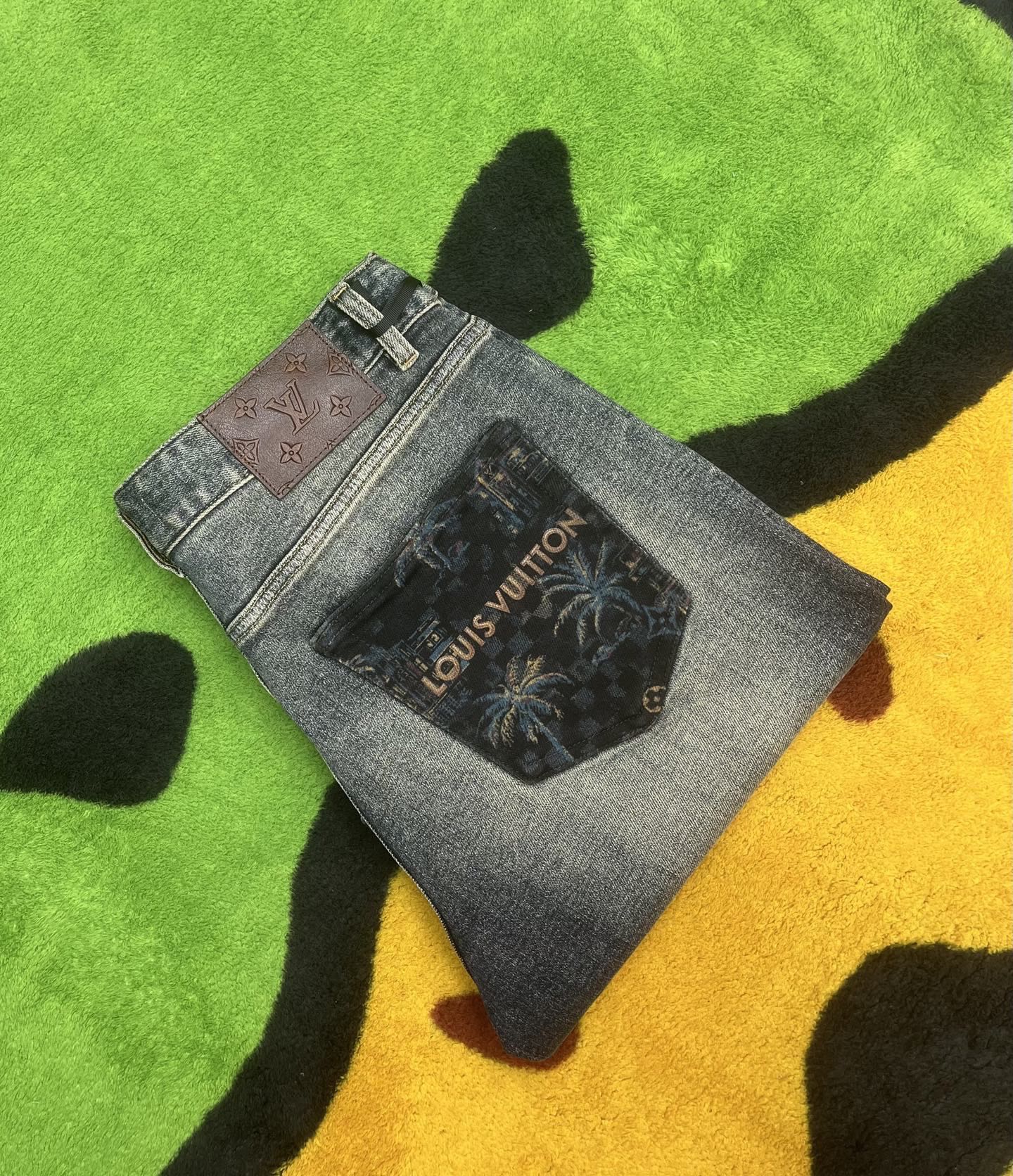 ￼ ￼ ￼ ￼ ￼ ￼ ￼ 🩳🤠牛仔💥短裤💥春夏💥 🔥新款现货上市 🔥🔥 原单爆款，超级定制款，原版五金