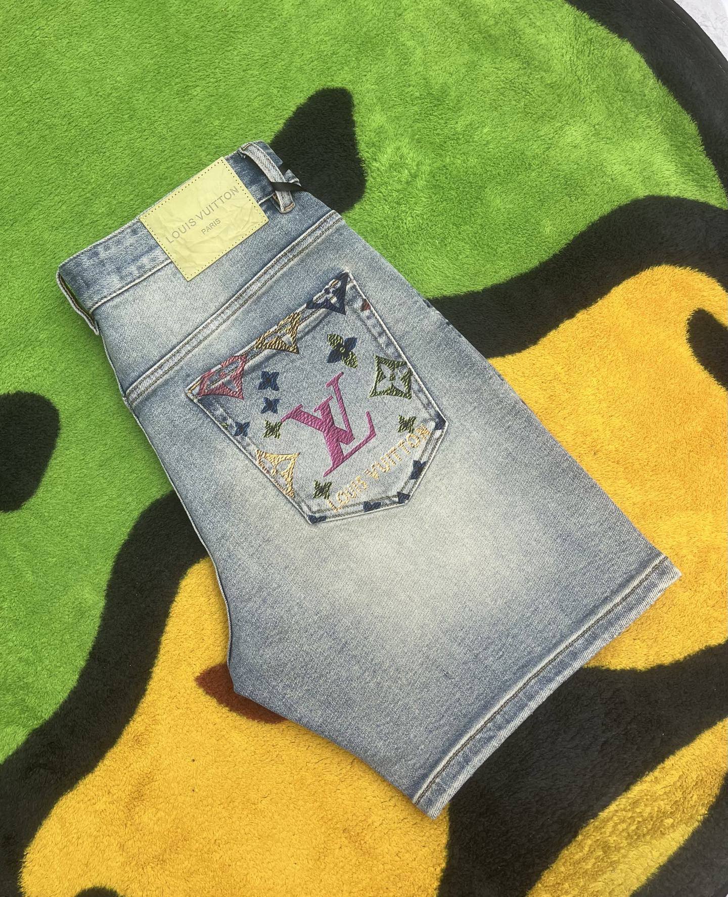 ￼ ￼ ￼ ￼ ￼ ￼ ￼ 🩳🤠牛仔💥短裤💥春夏💥 🔥新款现货上市 🔥🔥 原单爆款，超级定制款，原版五金