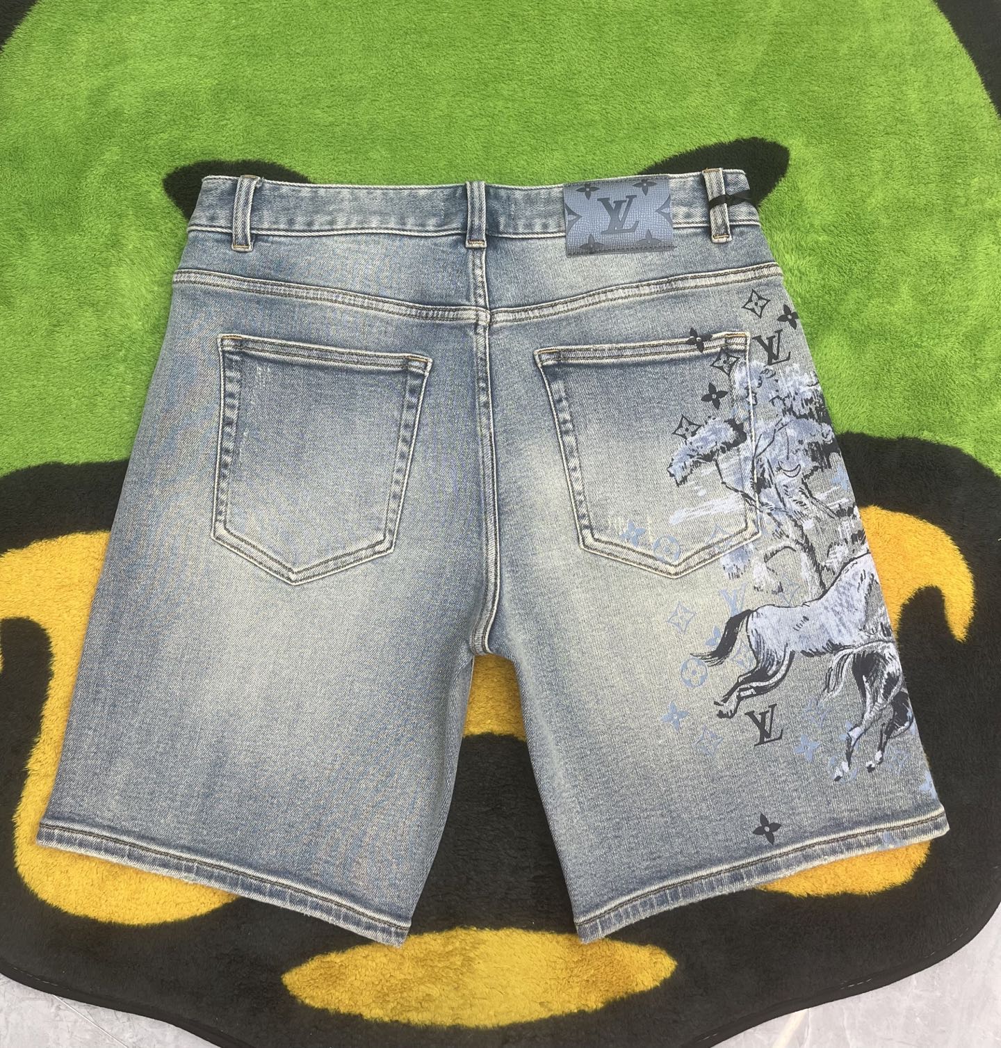 ￼ ￼ ￼ ￼ 🩳🤠牛仔💥短裤💥春夏💥 🔥新款现货上市 🔥🔥 原单爆款，超级定制款，原版五金，超级重工工