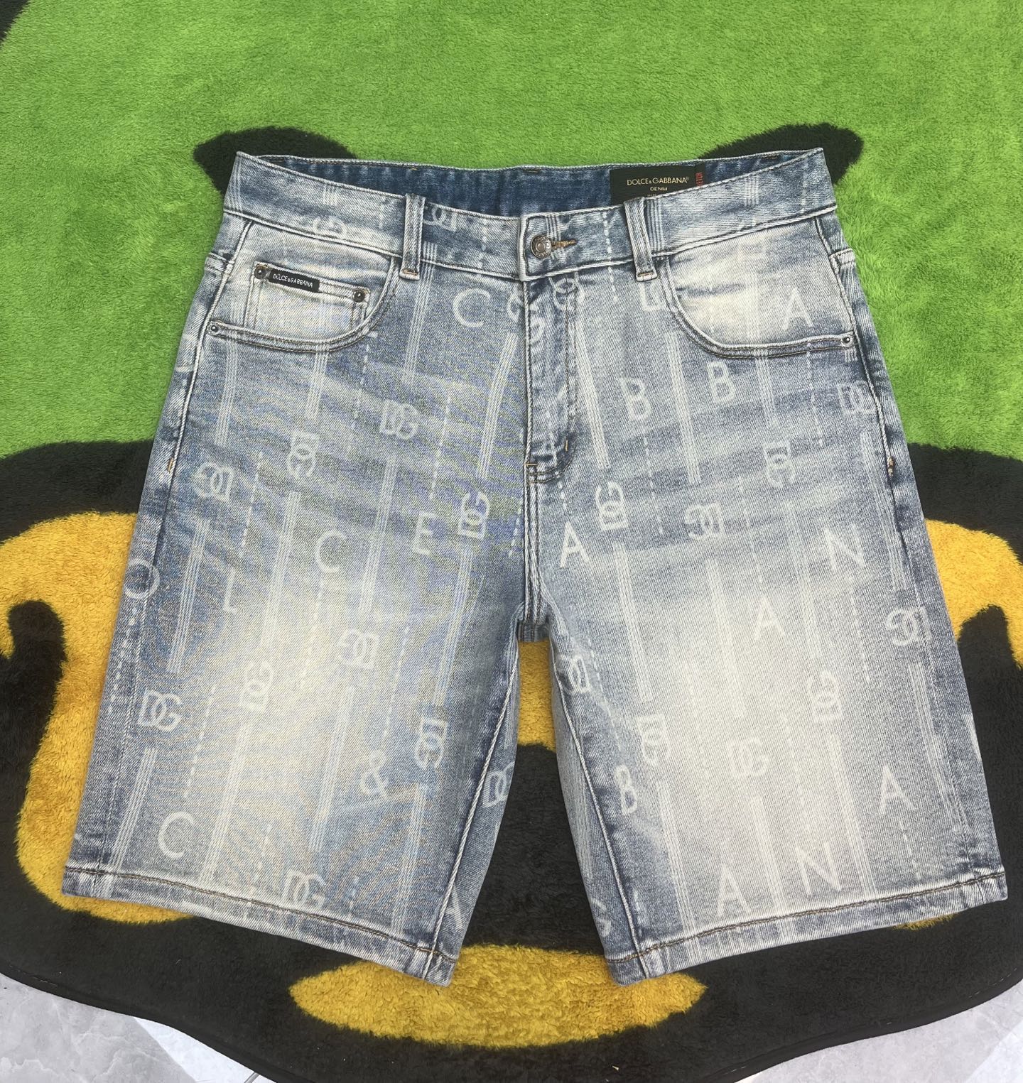 🩳🤠牛仔💥短裤💥春夏💥 🔥新款现货上市 🔥🔥 原单爆款，超级定制款，原版五金，超级重工工艺，版型超赞👍细