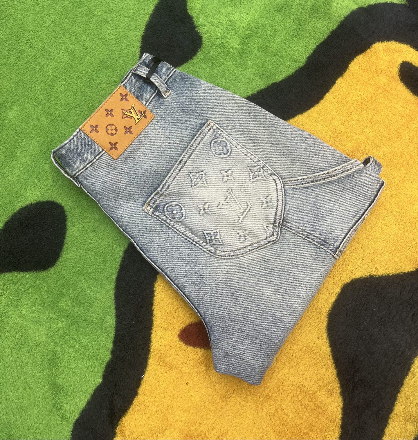 ￼ ￼ ￼ ￼ 🩳🤠牛仔💥短裤💥春夏💥 🔥新款现货上市 🔥🔥 原单爆款，超级定制款，原版五金，超级重工工
