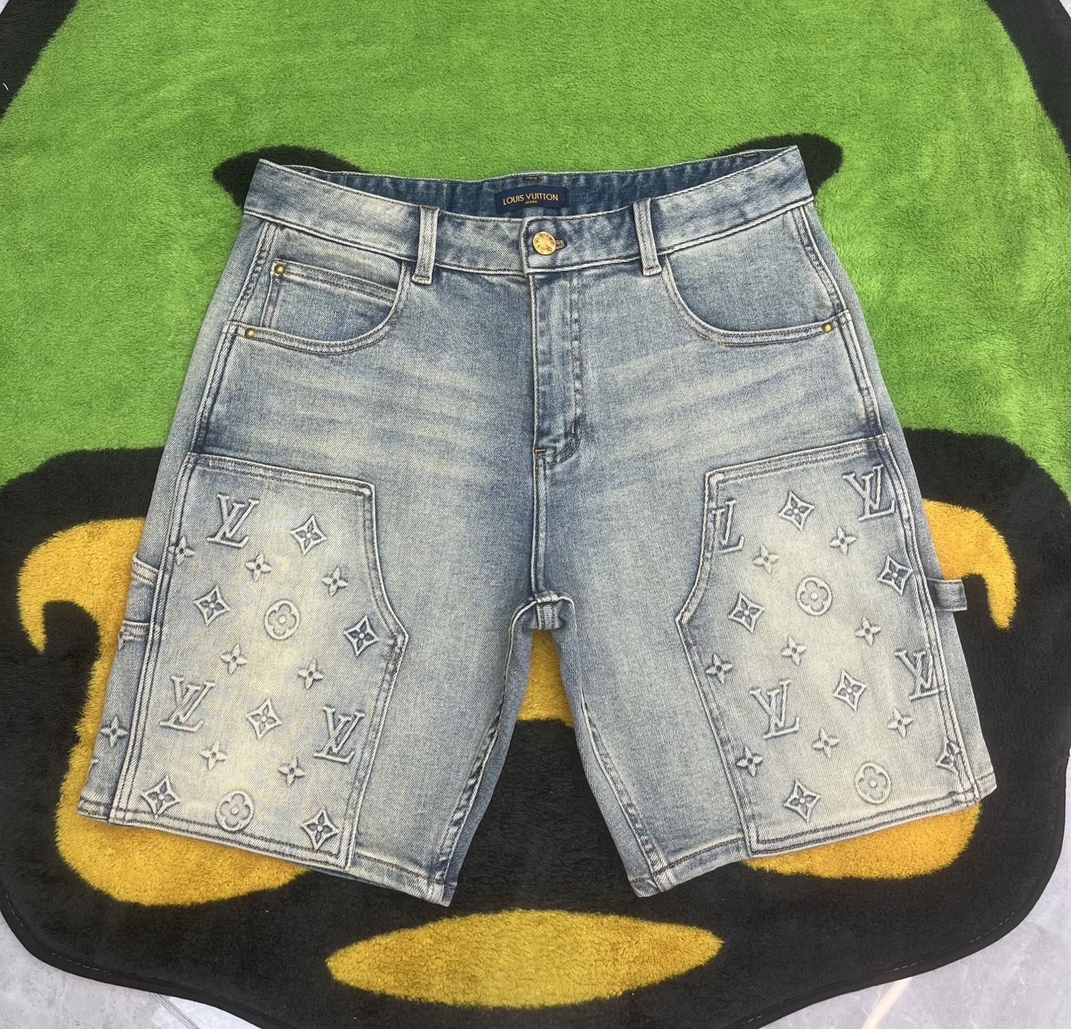 ￼ ￼ ￼ ￼ 🩳🤠牛仔💥短裤💥春夏💥 🔥新款现货上市 🔥🔥 原单爆款，超级定制款，原版五金，超级重工工