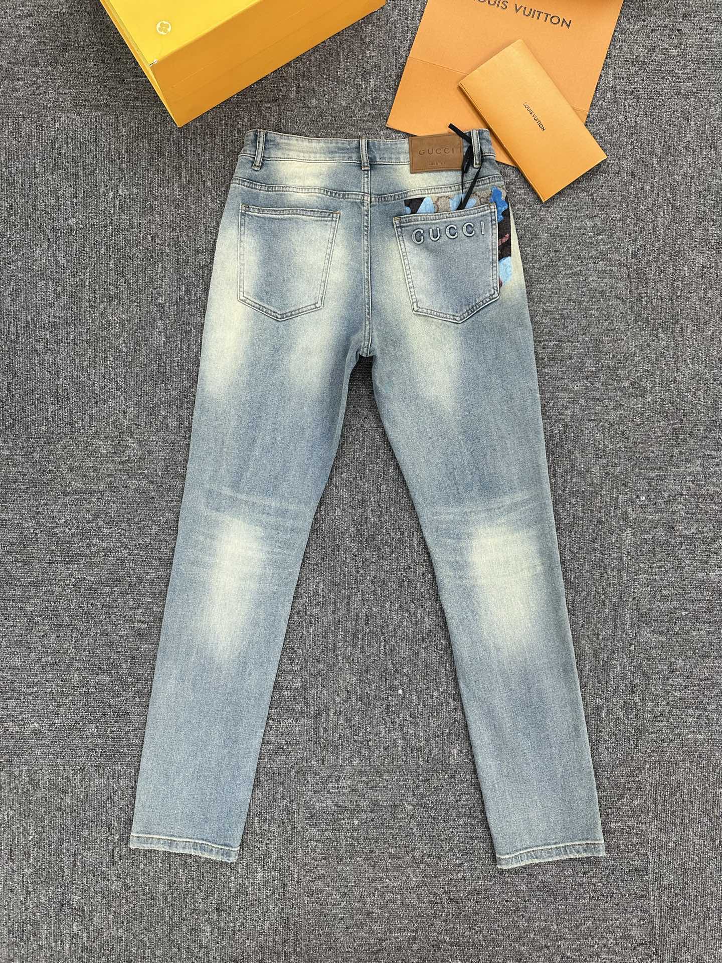 💥2026薄款夏季现货上市现货秒发🔥🔥原单爆款牛仔裤👖超级定制款，原版五金，超级重工工艺，版型超赞👍细节做工无可挑剔！款