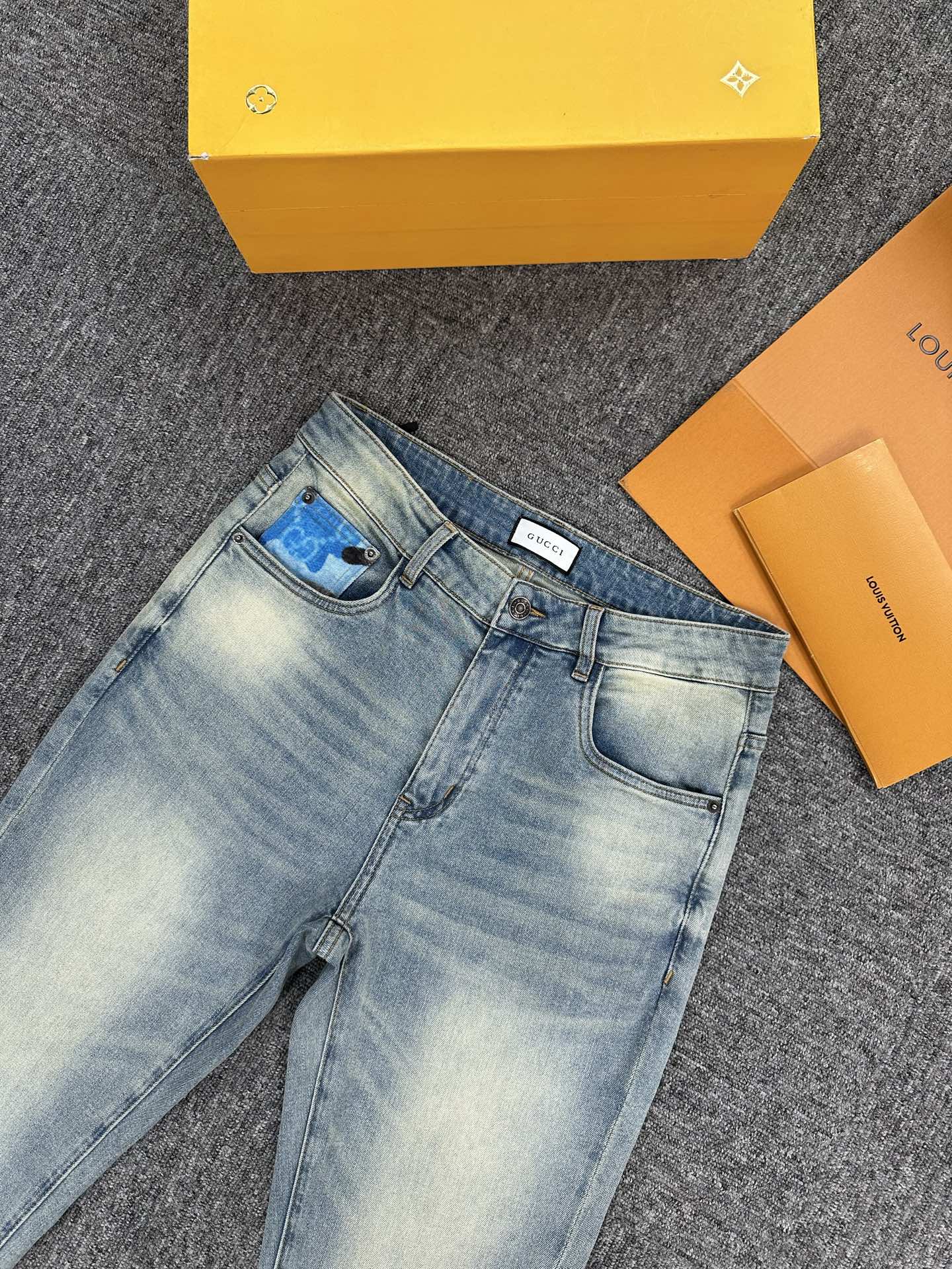💥2026薄款夏季现货上市现货秒发🔥🔥原单爆款牛仔裤👖超级定制款，原版五金，超级重工工艺，版型超赞👍细节做工无可挑剔！款