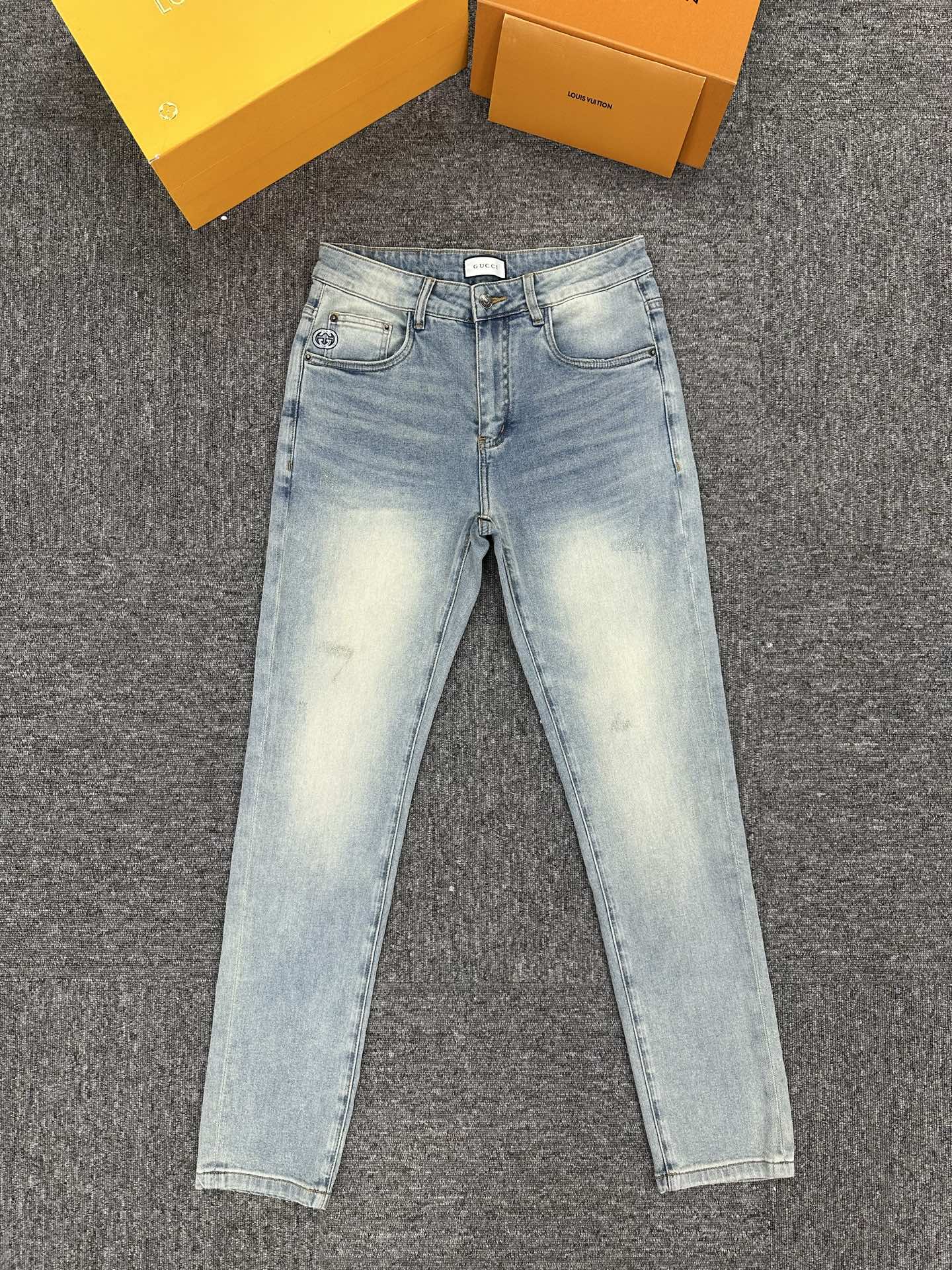💥2026薄款夏季现货上市现货秒发🔥🔥原单爆款牛仔裤👖超级定制款，原版五金，超级重工工艺，版型超赞👍细节做工无可挑剔！款