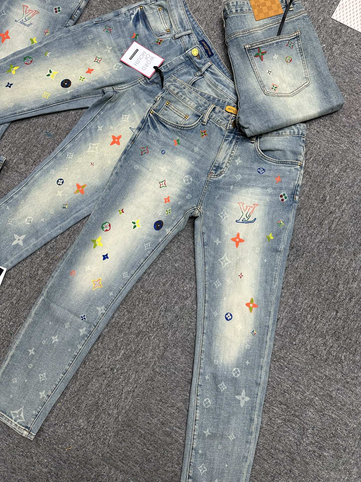 💥2026薄款夏季现货上市现货秒发🔥🔥原单爆款牛仔裤👖超级定制款，原版五金，超级重工工艺，版型超赞👍细节做工无可挑剔！款