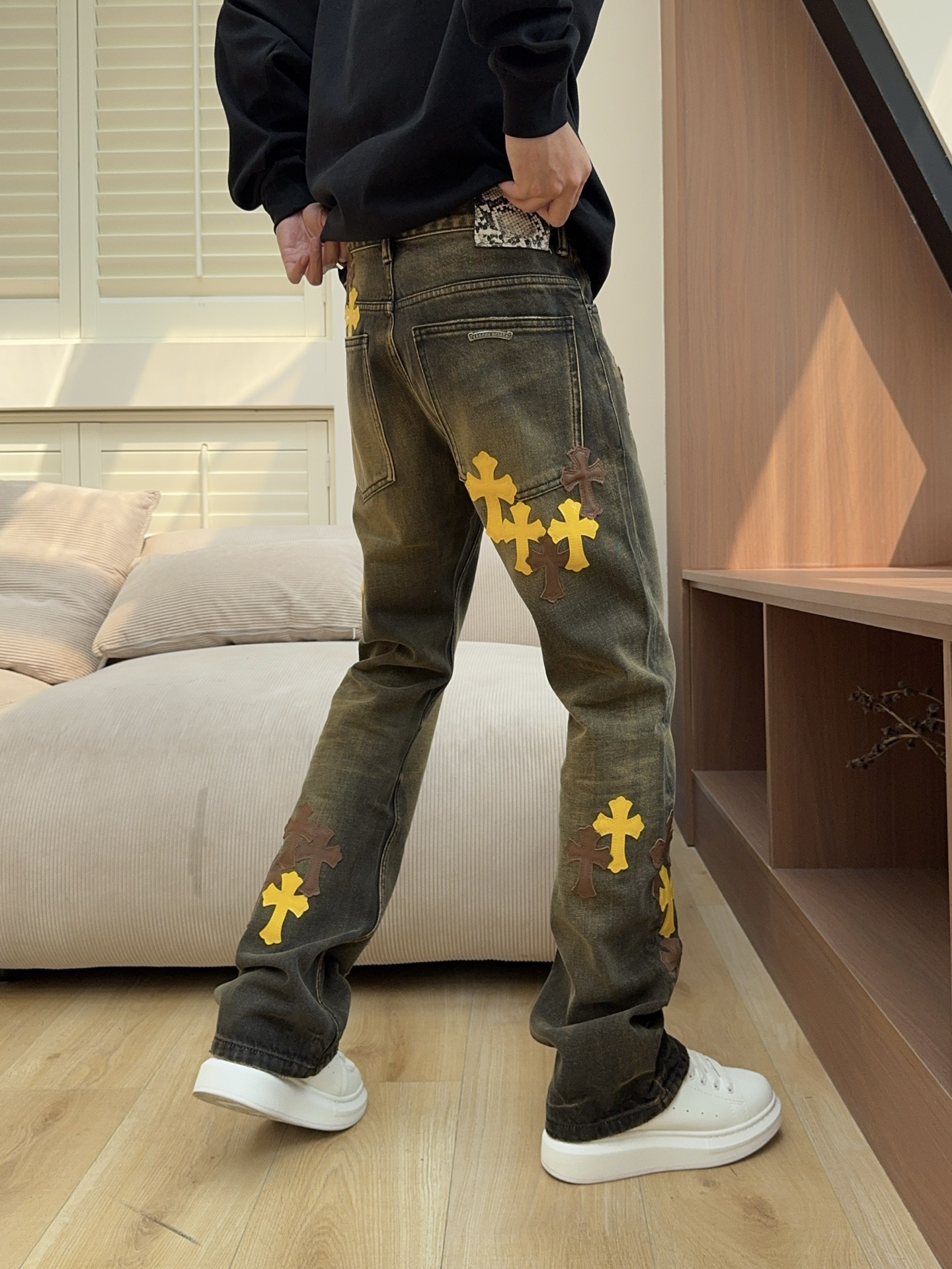 💥克罗心 微喇 秋冬新款现货上市🔥🔥原单爆款牛仔裤👖超级定制款，原版五金，超级重工工艺，版型超赞👍细节做工无可挑剔！款式