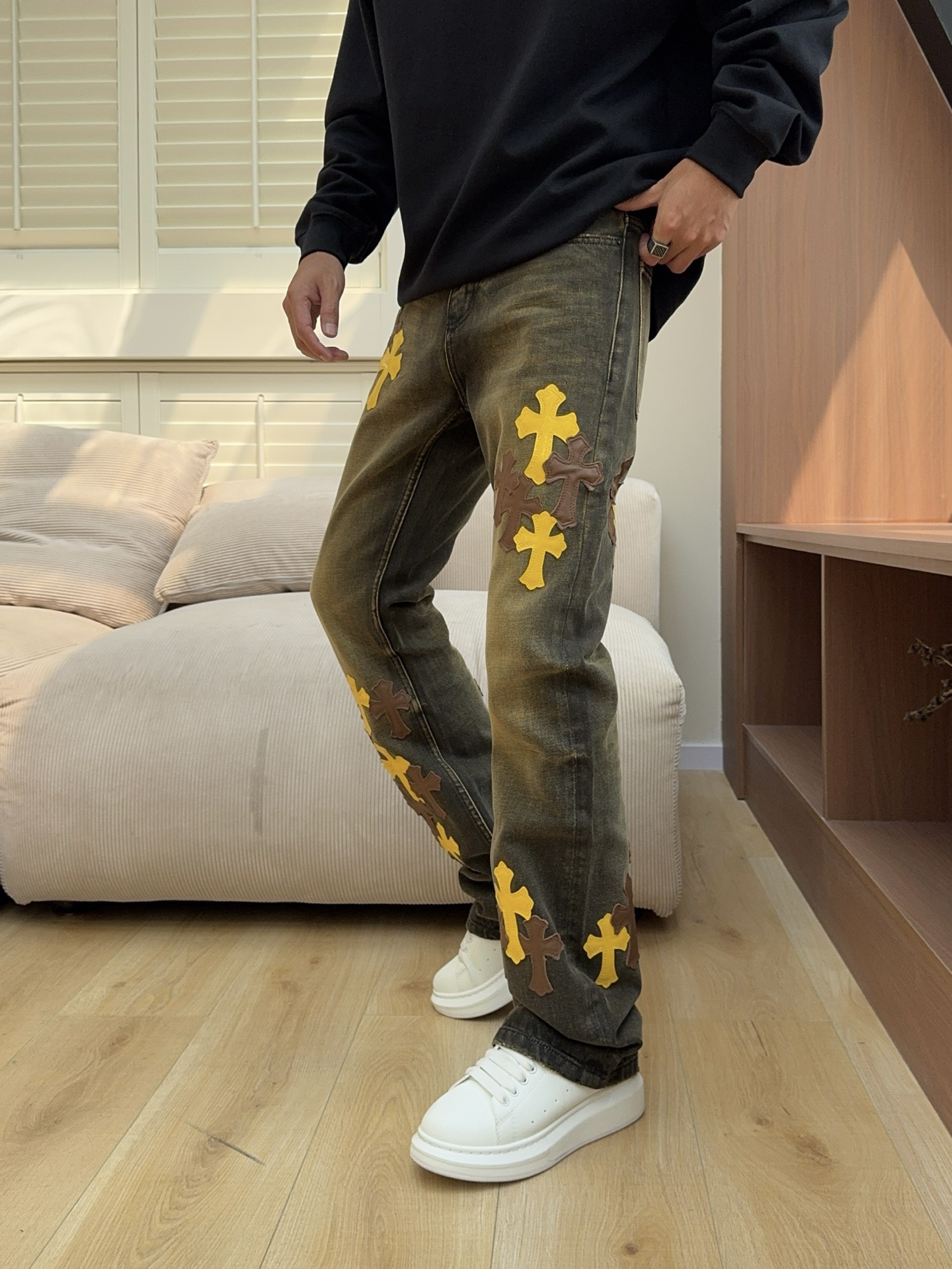 💥克罗心 微喇 秋冬新款现货上市🔥🔥原单爆款牛仔裤👖超级定制款，原版五金，超级重工工艺，版型超赞👍细节做工无可挑剔！款式