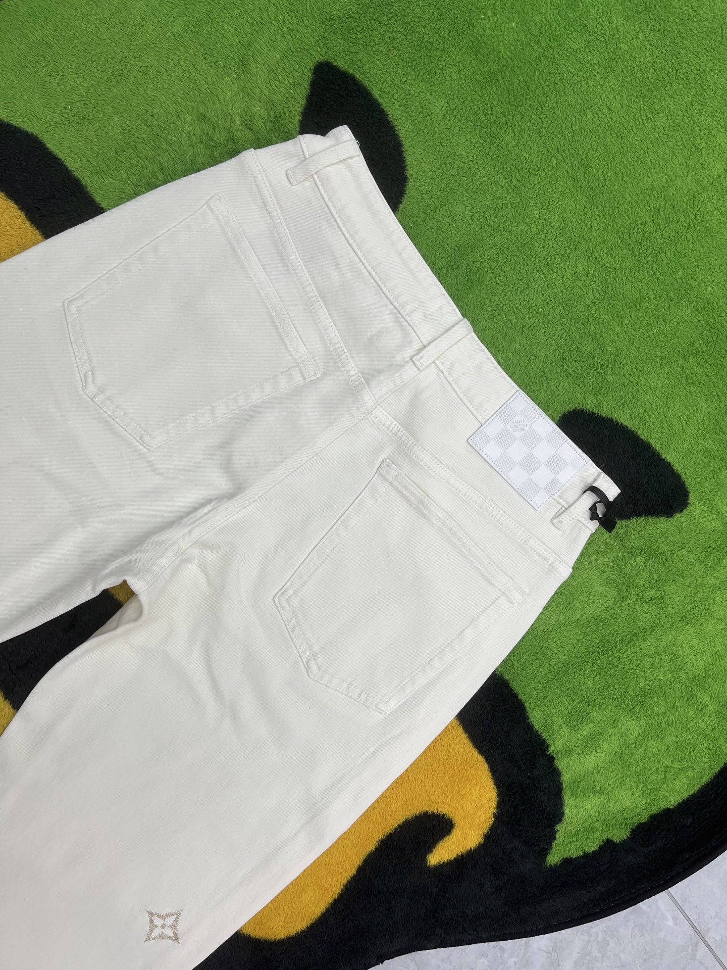 白色 直筒裤💥2026🔥新品🔥独家【首创】❤️原单品质🍒 爆款🔥牛仔裤👖超级定制款，原版五金，超级重工工艺，版型超赞👍细