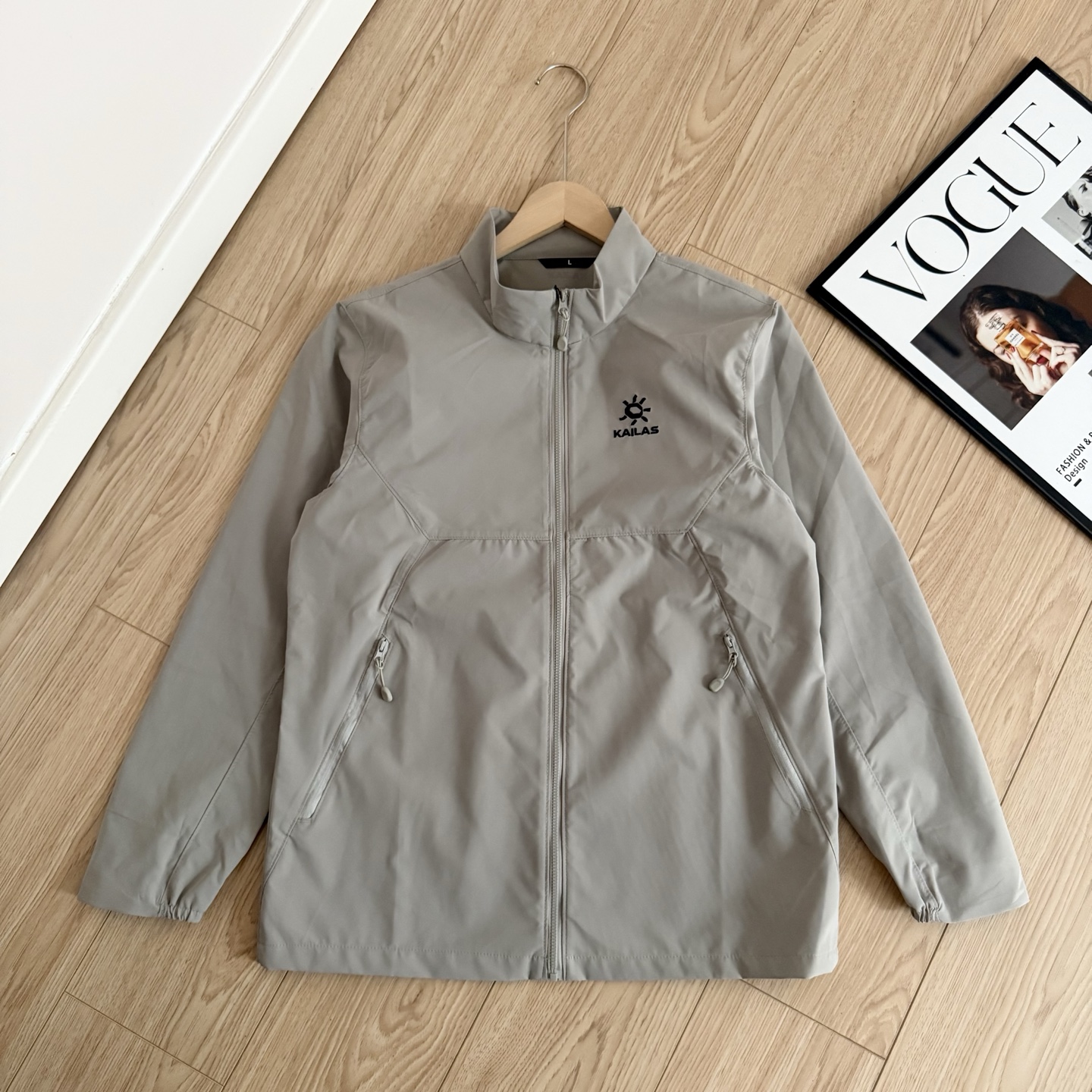 Alternative view of Jacket 02605