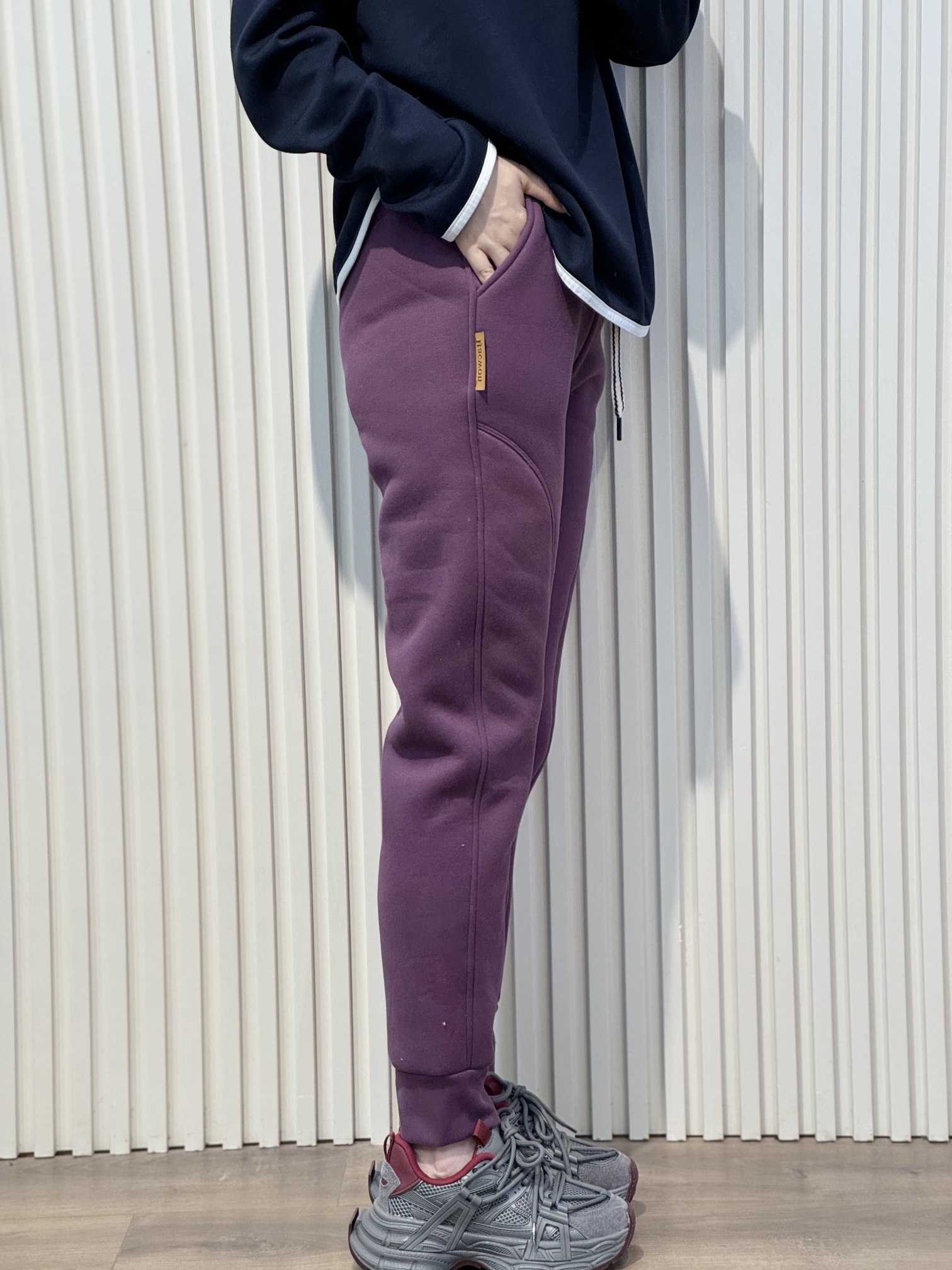 Crafted from high-density 500g sherpa fleece, these women's thermal swea - Comprehensive 4