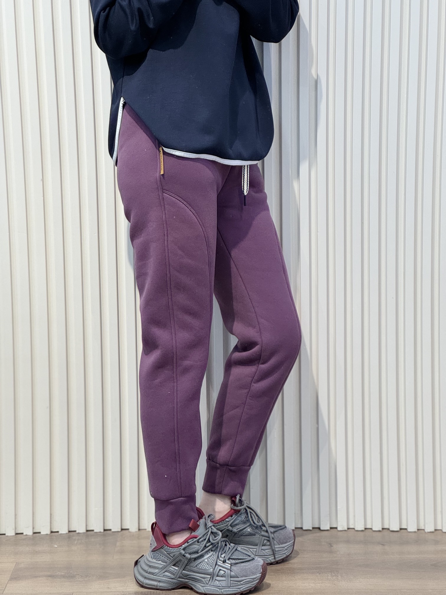Crafted from high-density 500g sherpa fleece, these women's thermal swea - Comprehensive 3