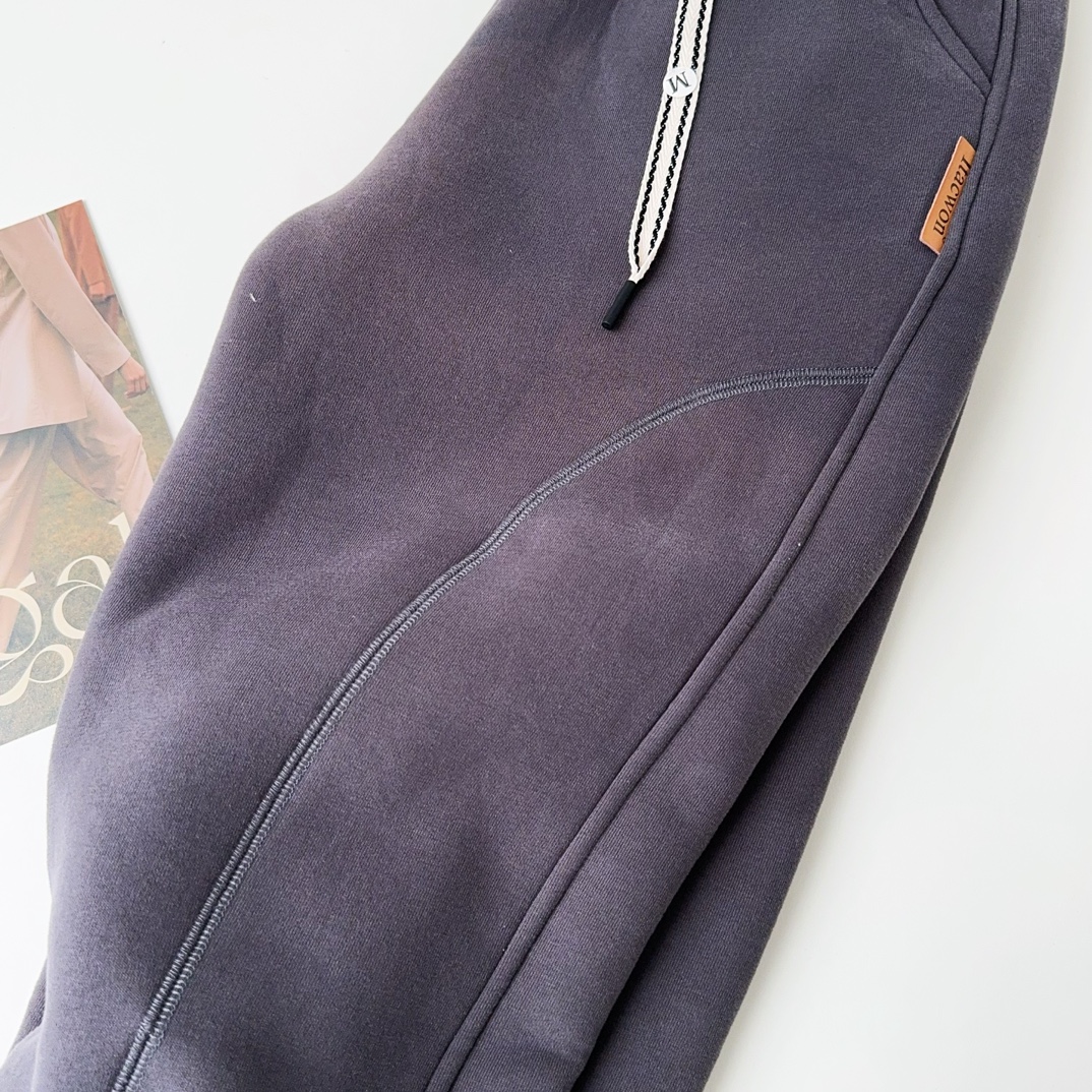 it pairs seamlessly with a classic sweatshirt or casual jacket - Comprehensive 3
