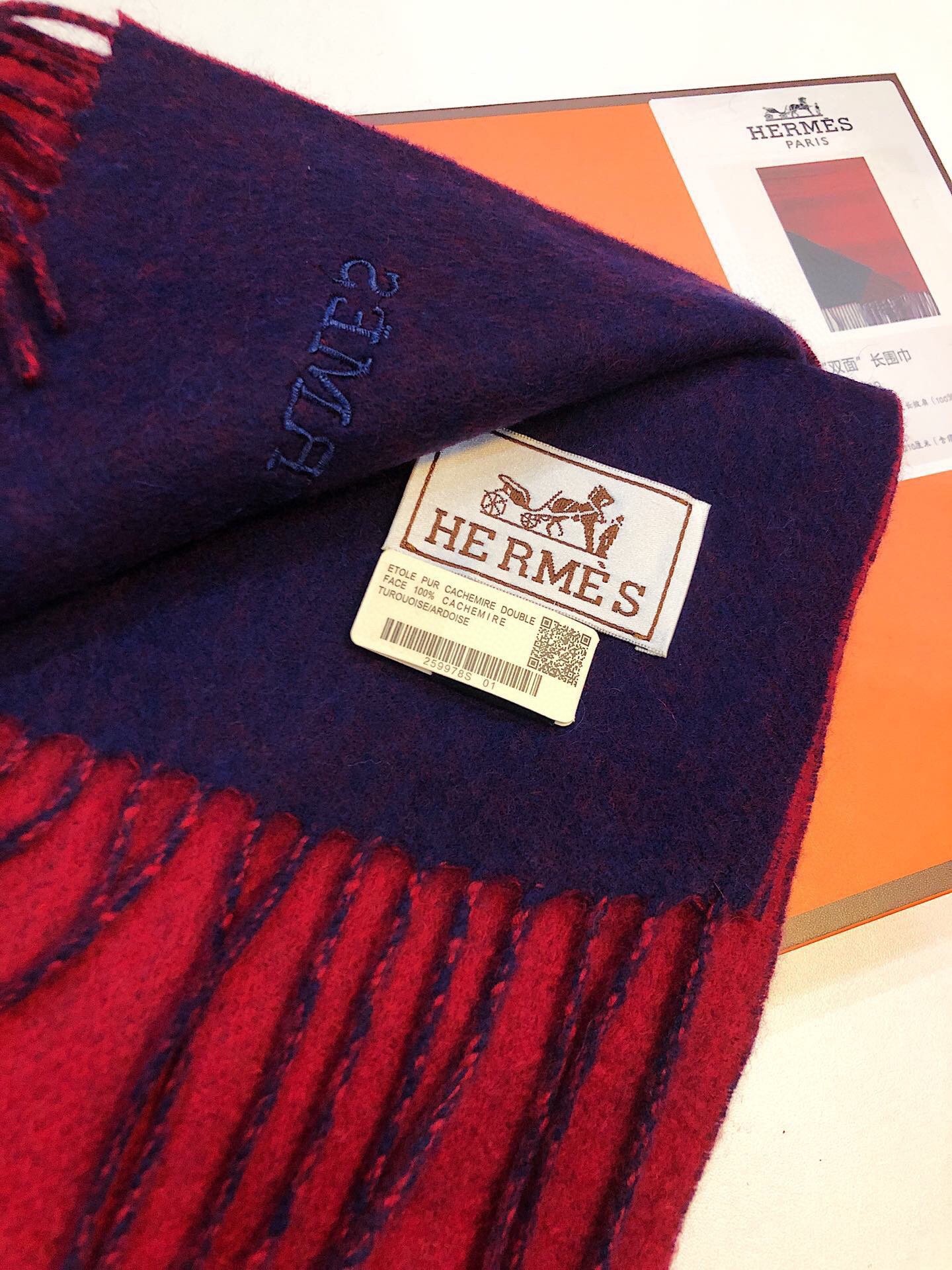 HERMES爱马仕2023️巴黎时装展商务男士女士通用双面羊绒披肩代工厂臻选上乘的超细羊绒纤维进行纯手工