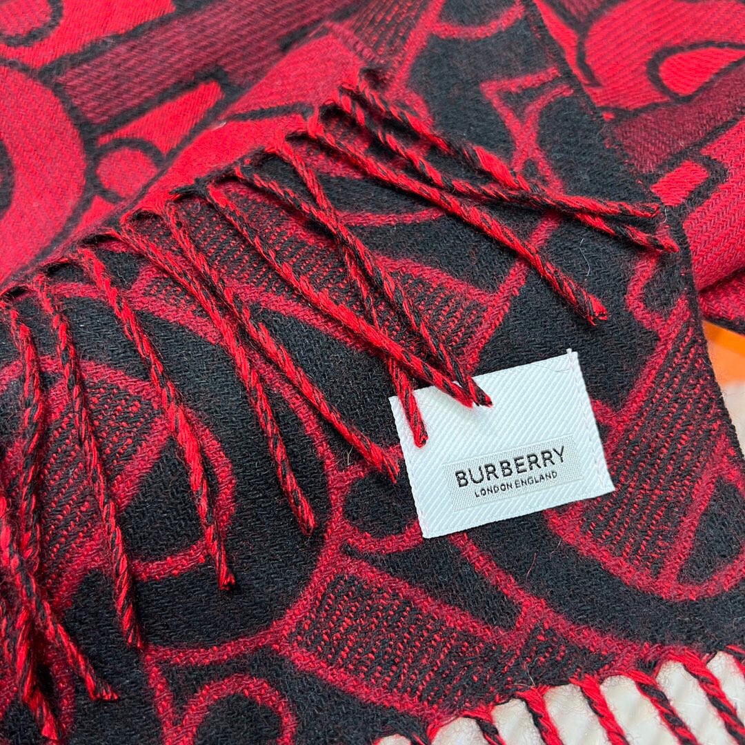 免代购Burberry重磅极品️超级流弊品质绝了️有正品的尽管拉出来PK一下绝逼重磅款一万个推荐限量版和