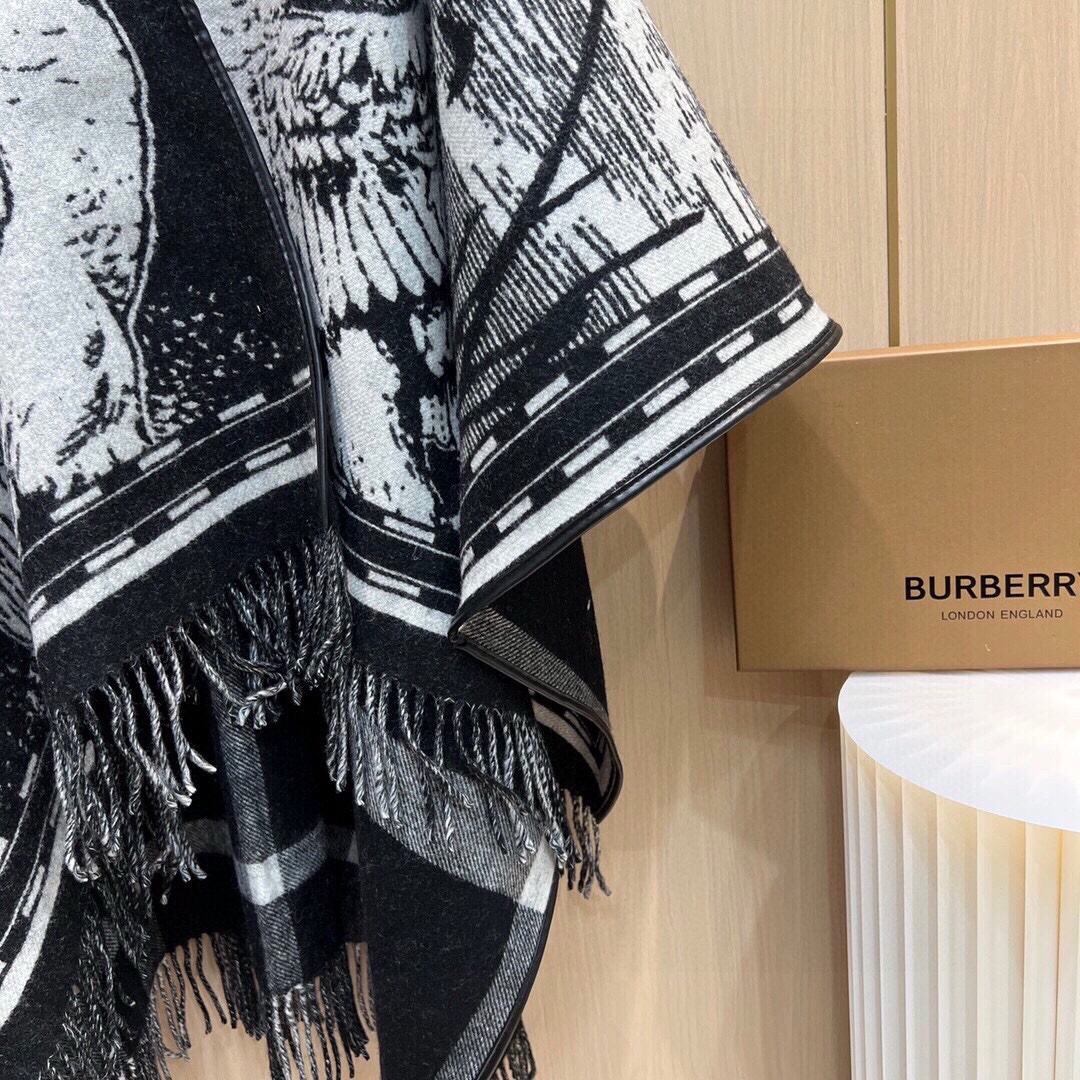 高品质正反两面随便穿都是道美丽风景️burberry巴宝莉最新款天鹅双面提花披肩斗篷.经典中的经典.这批