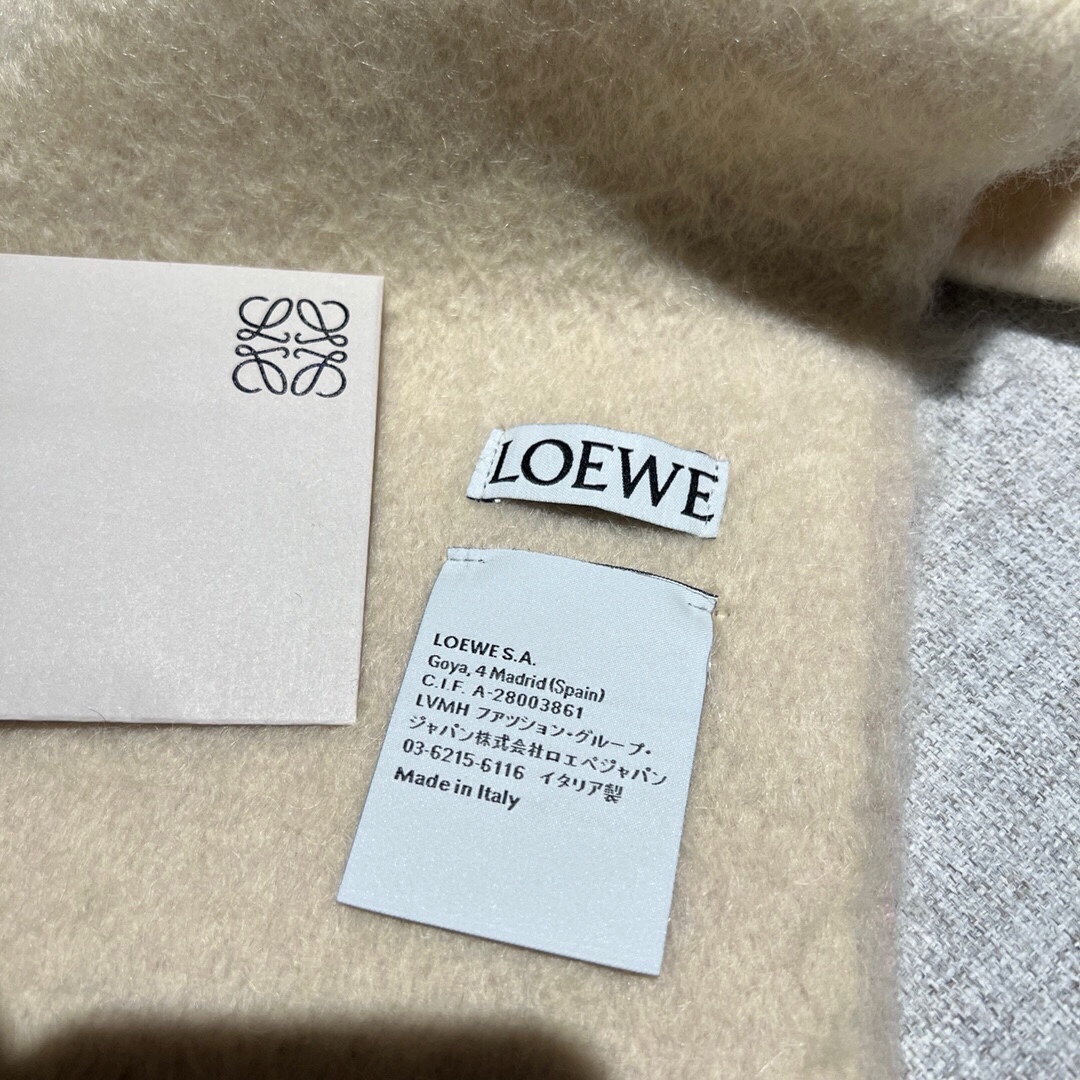 ️️Loewe超美新款马海毛围巾！超级推荐入手！质感好货！罗意威主打的马海毛围巾据说超难买哦！！打了好多