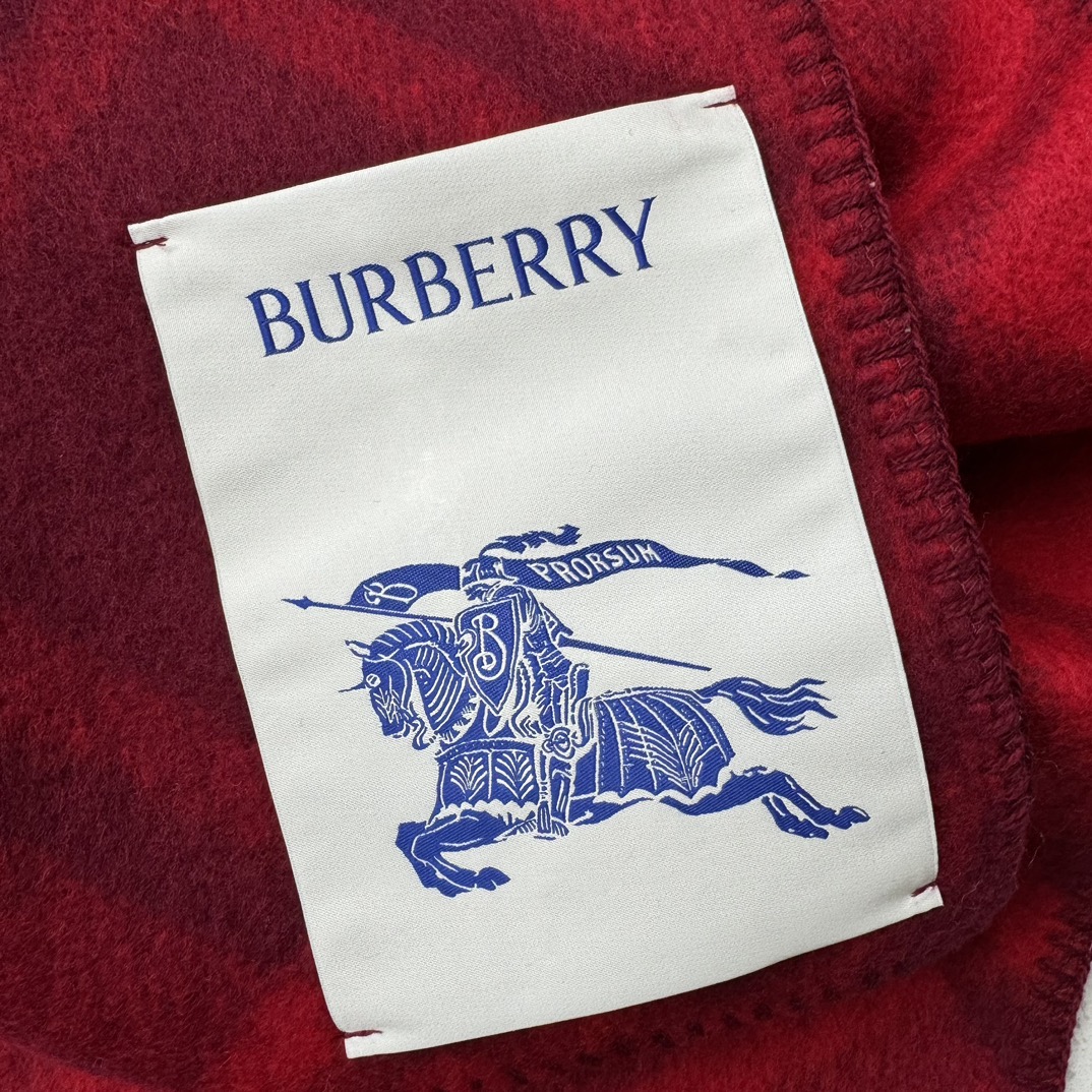 全智贤同款百分百对版Burberry可遇不可求的王炸级单品绝对是独家级别工艺与材料完全与正品无区别粗犷耐