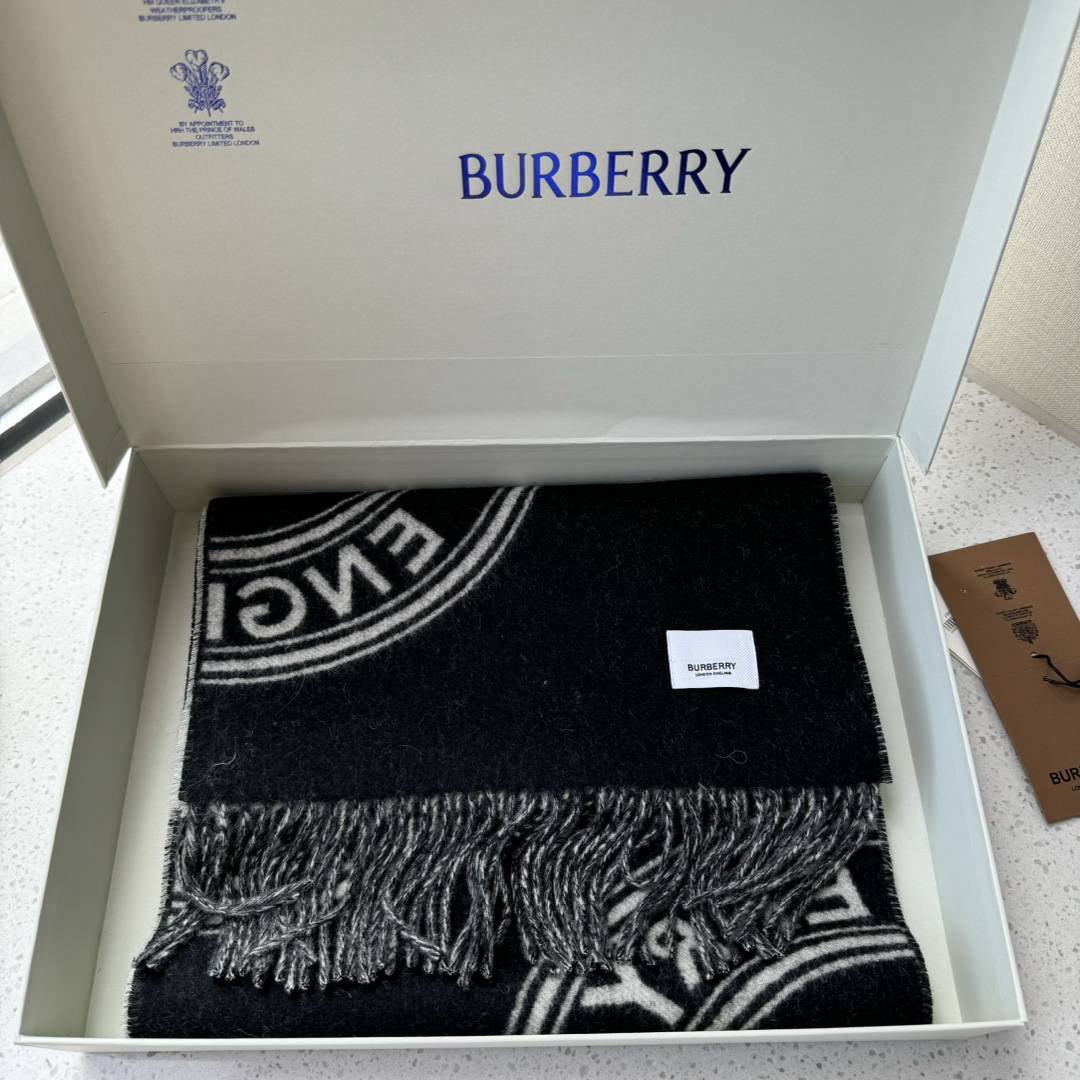 巴宝莉2024秋冬新品！！看到了围巾的天花板巴宝莉BURBERRY！双面双色羊毛围巾圆环logo设计10