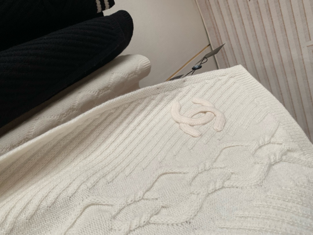 Chanel Haute Couture Silk Twill Scarf Shawl Ref 9