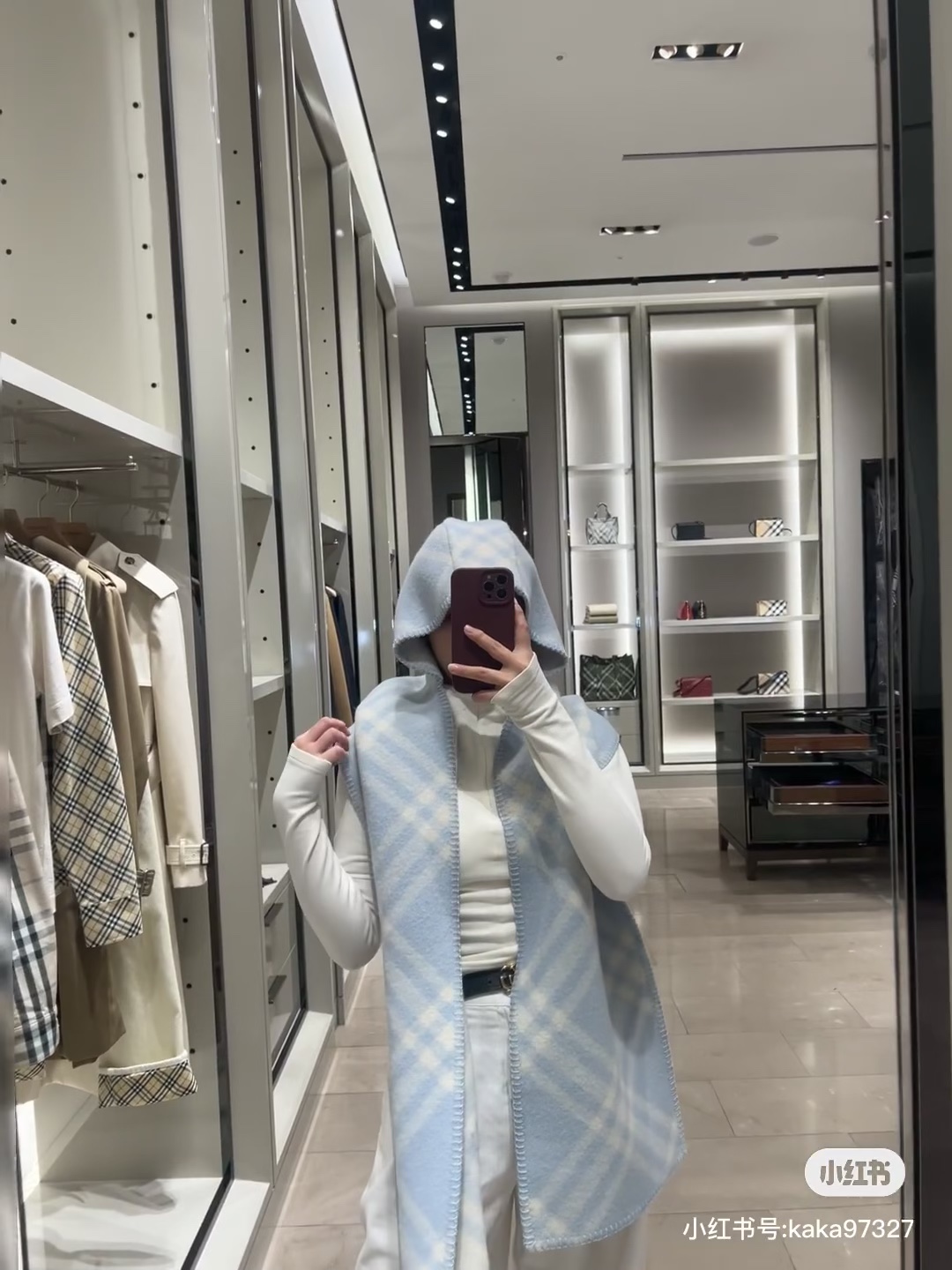 高货版蓝色帽子围巾首批发售好卖冬天的尾巴黑马围巾全智贤同款巴宝莉格纹帽子羔毛围巾上架秒空！100%羊羔毛