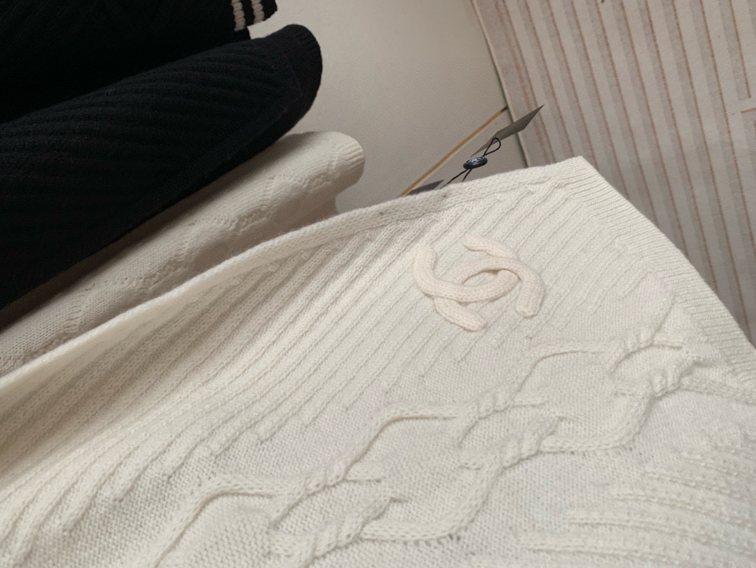 PPChanel24秋冬新款麻花菱形格4b针织围巾羊绒针织长巾️美翻了[流泪]御用殿堂级极品️新款在售进