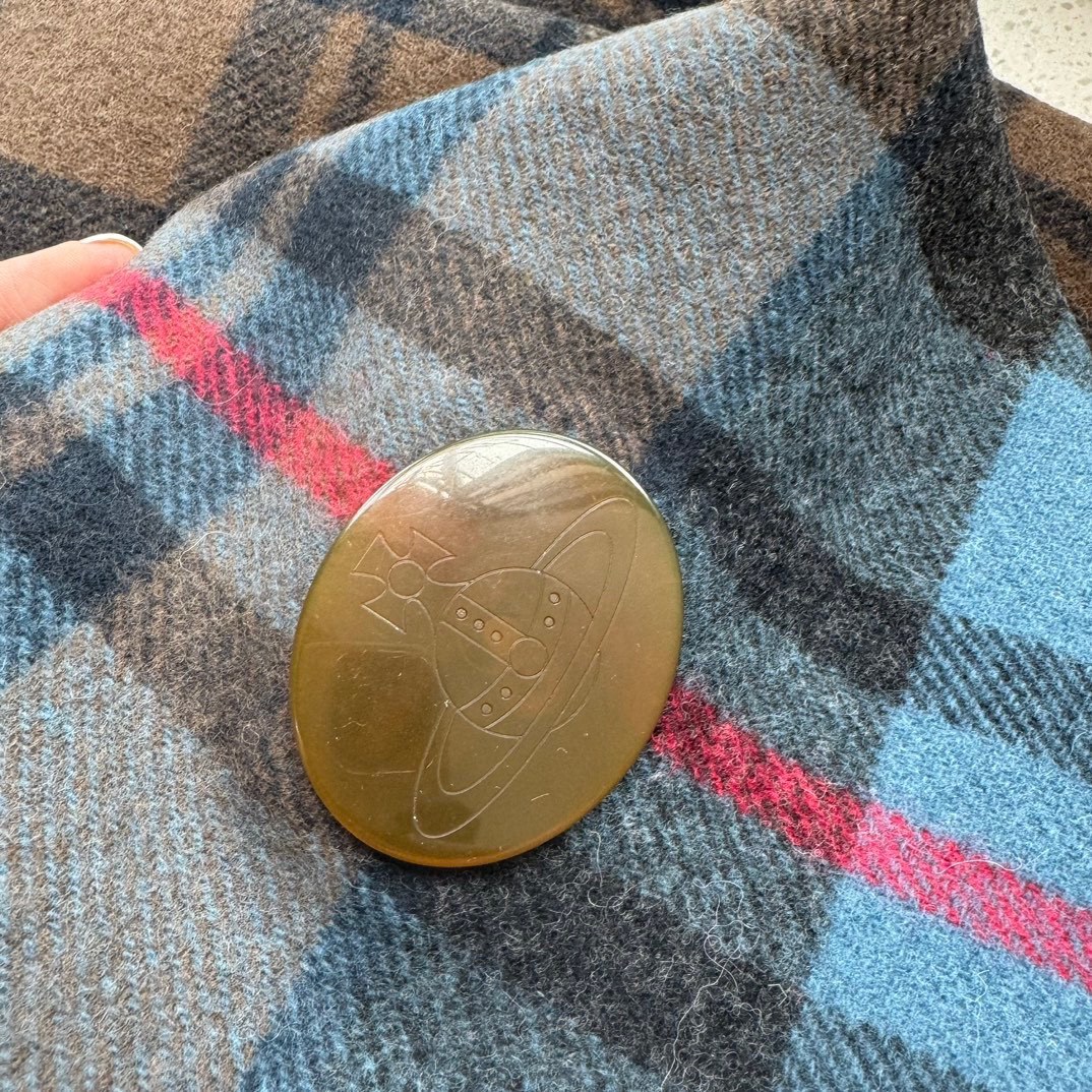到货️经典格子土星格子斗篷披肩viviennewestwood西太后土星英国时装设计师时装的朋克之母!时