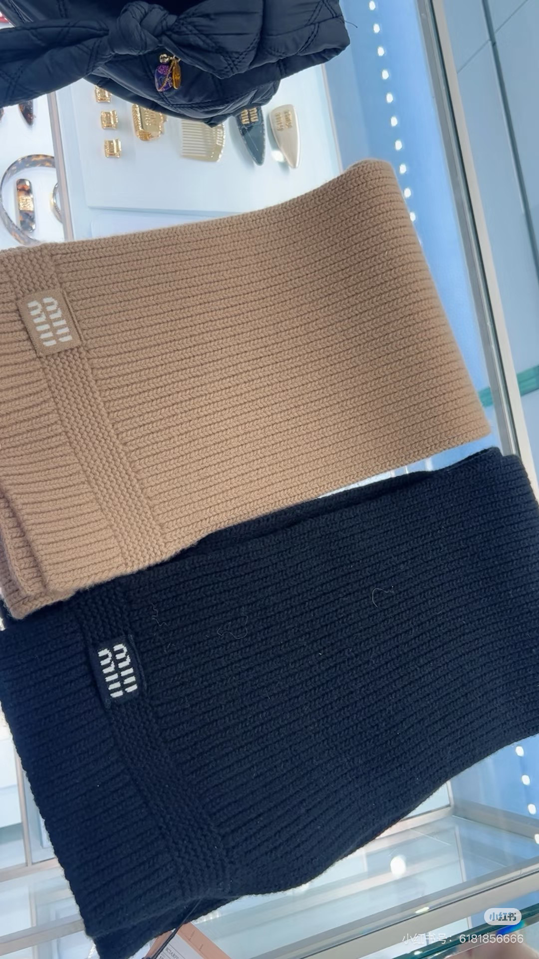 “Miu Miu High-Quality Wool Scarfs for Men and Women: Warmth, Sensibility, and Style” - 图片 1