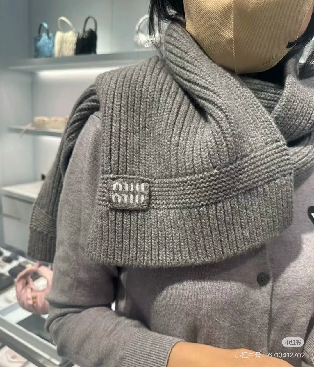 Miu Miu Unisex Wool Scarfs: Warm, High-Quality, Three-Colored Network, Ideal for Winter - 图片 2