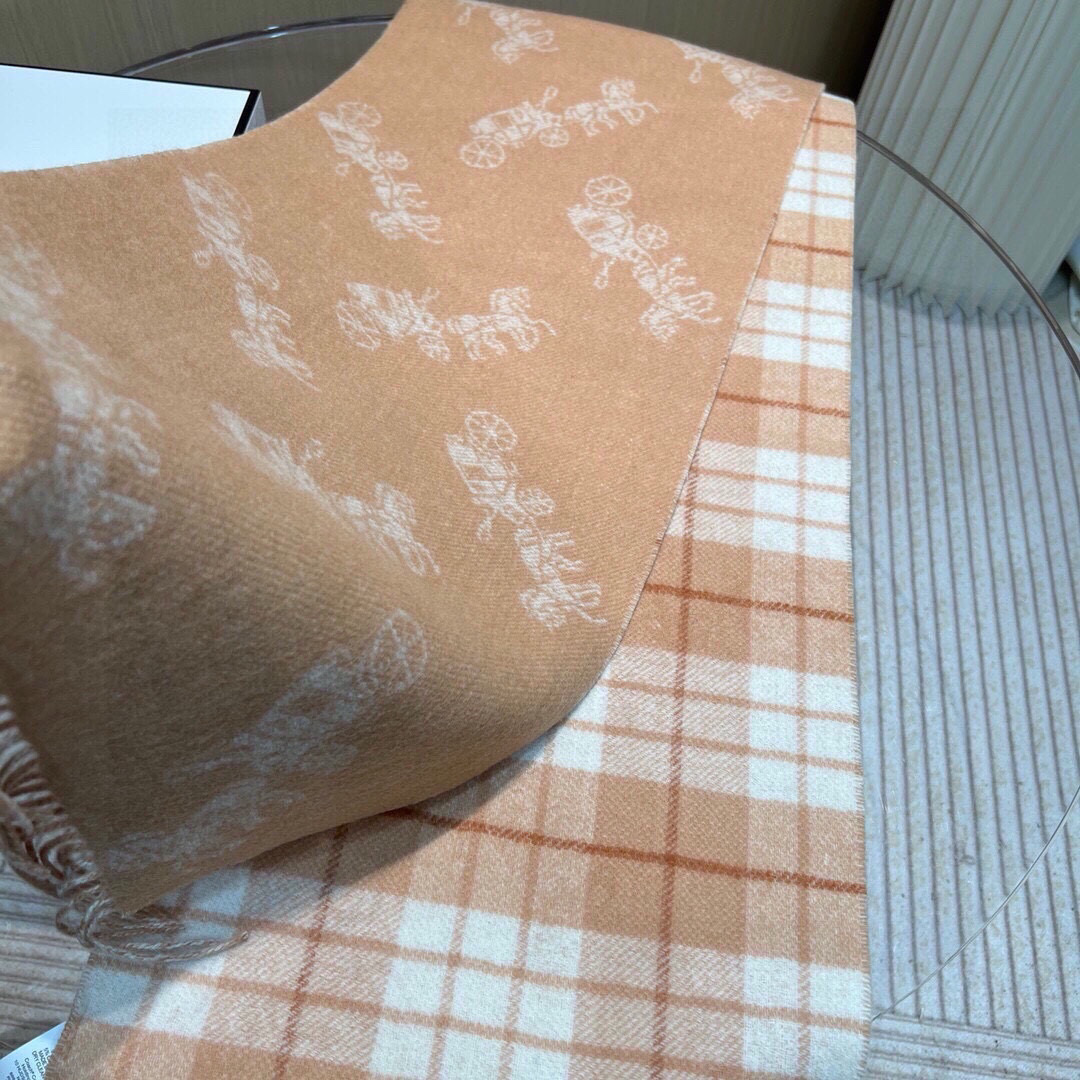 Classic COACH Wool Scarf: Soft, Comfy, 190×30 cm, Reversible Design, Double-Colored, Gentle Wash - 图片 8