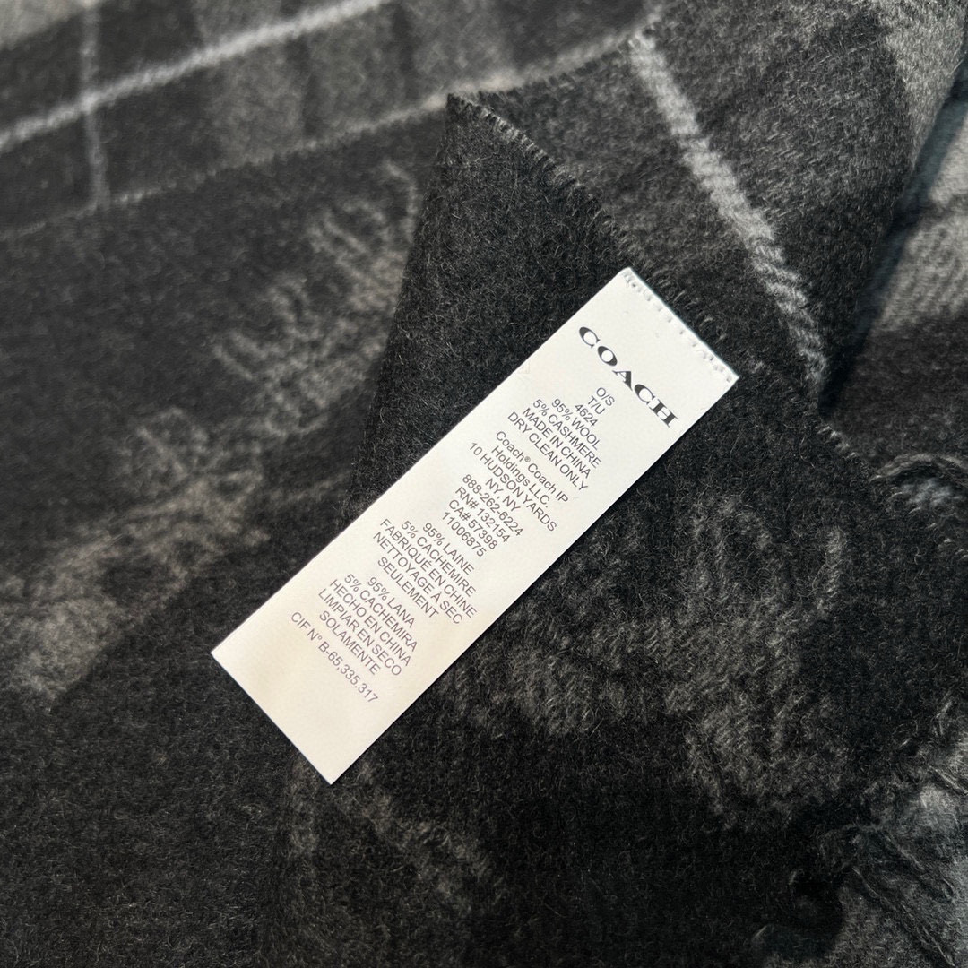 “Classic COACH Wool Scarf: Soft, Comfy, 190x30cm, Reversible Design, Must-Wash Gentle” - 图片 5