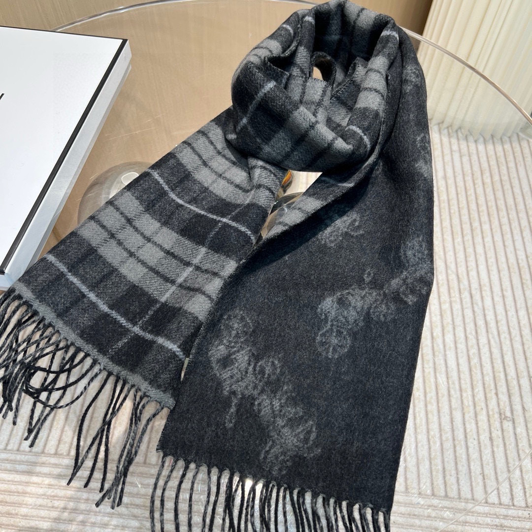 “Classic COACH Wool Scarf: Soft, Comfy, 190x30cm, Reversible Design, Must-Wash Gentle” - 图片 7