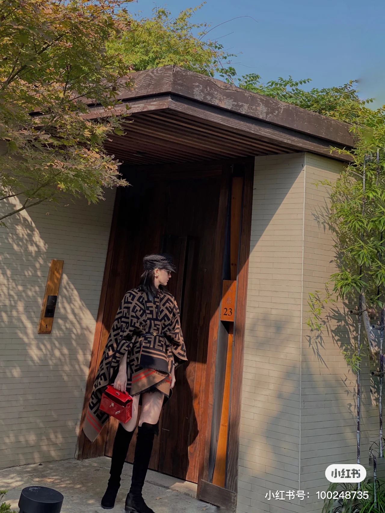 一直。。重磅最新经典FF字母元素羊毛斗篷，大极品‼️正儿八经的好东西，真材实料非常重磅‼️时下刮起了FF