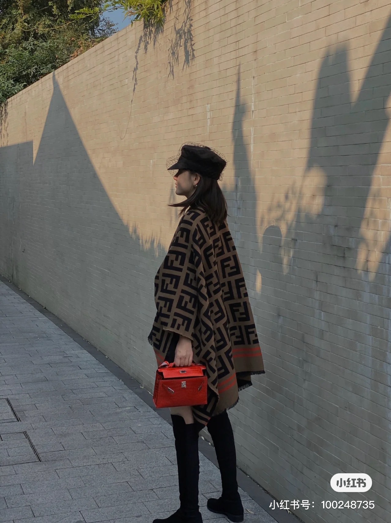 一直。。重磅最新经典FF字母元素羊毛斗篷，大极品‼️正儿八经的好东西，真材实料非常重磅‼️时下刮起了FF