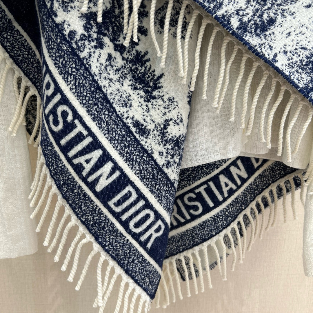 赵丽颖同款披肩 Dior 丛林 对比下市面上的版本,真的看图就知道不对版~国内最好版本第一批出货❗️~开