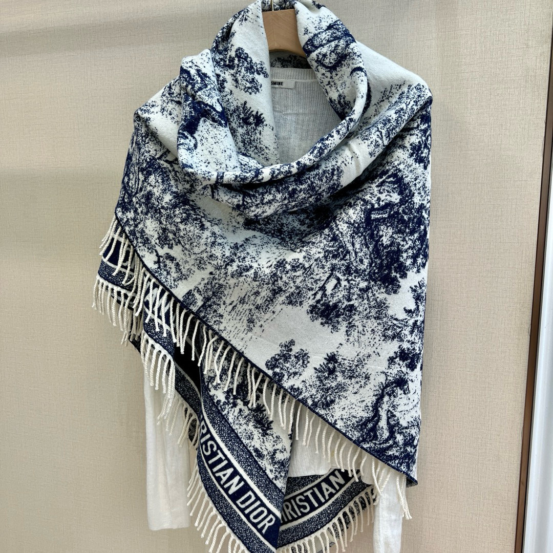 赵丽颖同款披肩 Dior 丛林 对比下市面上的版本,真的看图就知道不对版~国内最好版本第一批出货❗️~开