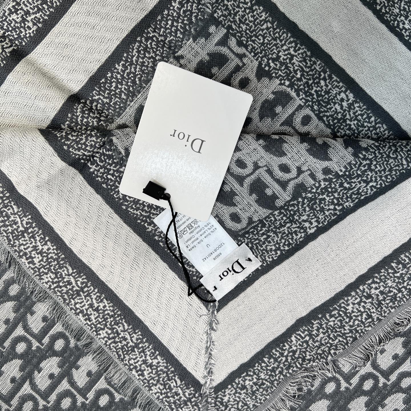 高段位！是Dior的女人！经典旧花新演绎！！】实物有被惊艳到！！Dior今年22秋冬新出的Cannage