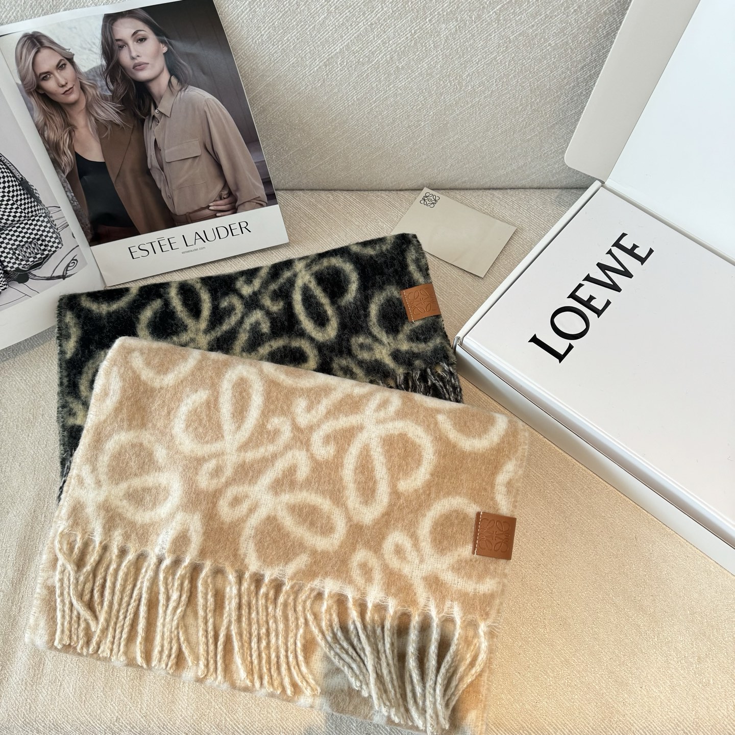 ‼️原版打版，历时一个月终于出大货啦‼️1:1复刻❗️2025年爆款到货！Loewe罗意威新品羊毛马海毛