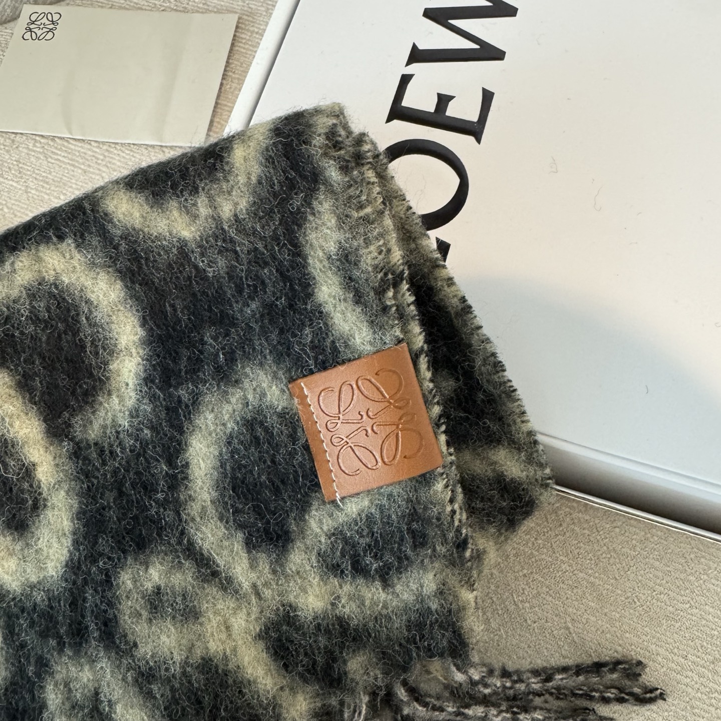 ‼️原版打版，历时一个月终于出大货啦‼️1:1复刻❗️2025年爆款到货！Loewe罗意威新品羊毛马海毛