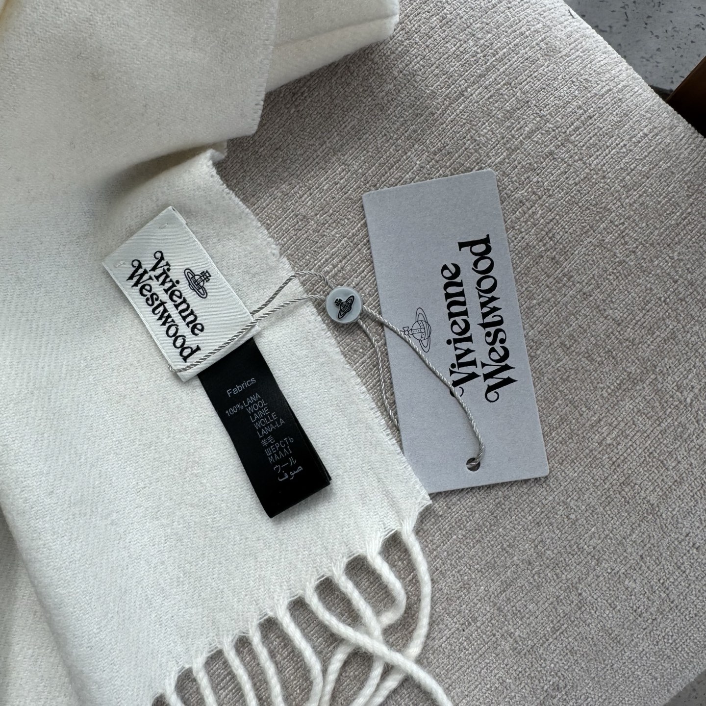 Vivienne Westwood 大土星围巾 westwood西太后土星 英国时装设计师 时装的朋克之母 潮流风格