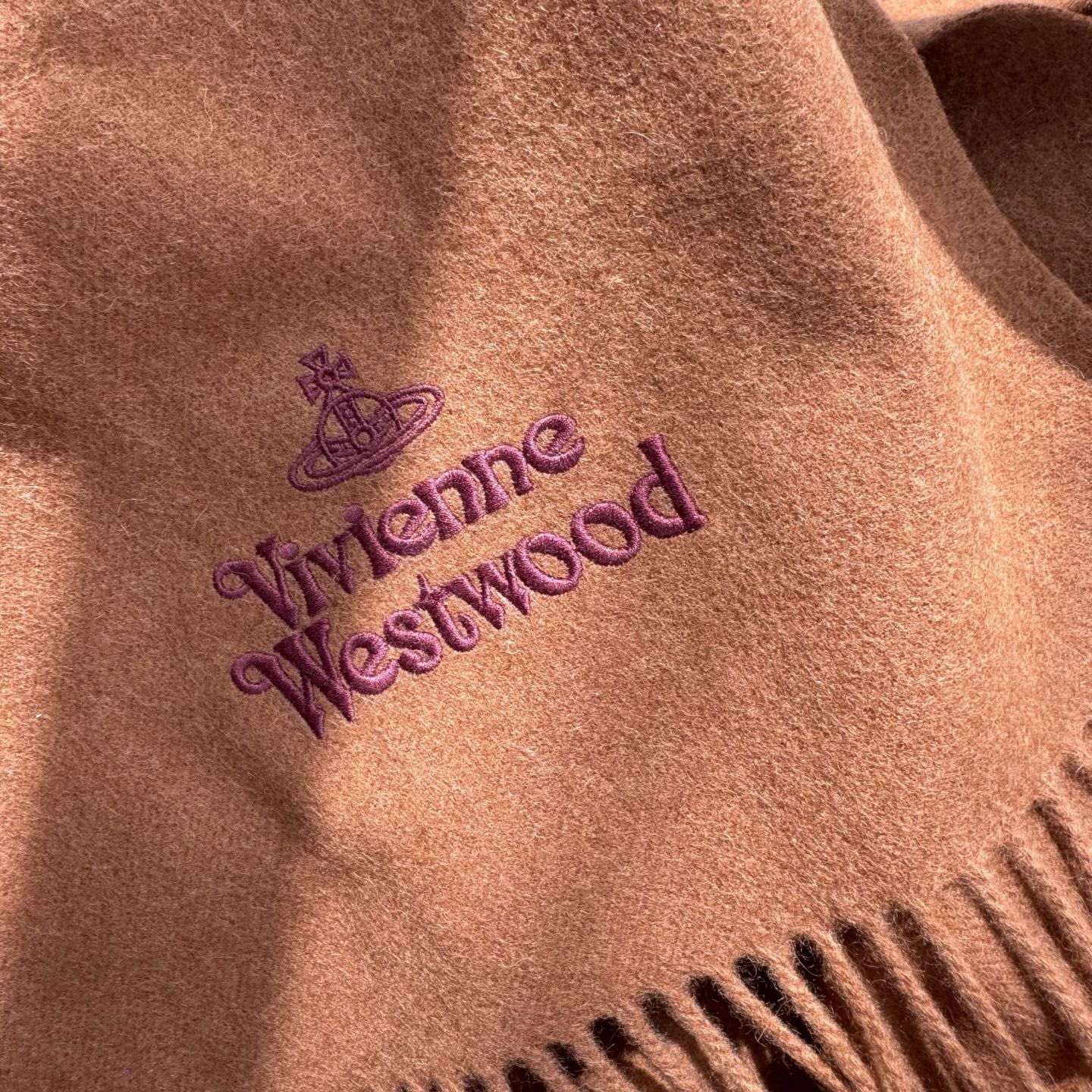 2025小红书最新走火爆款 COS品牌 🪐✨经典大土星围巾🧣vivienne westwood西太后土星