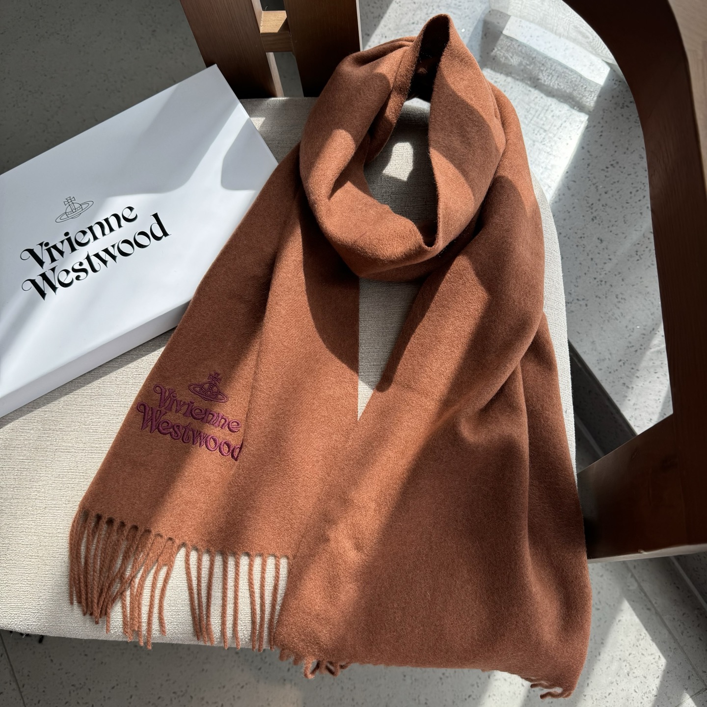 2025小红书最新走火爆款 COS品牌 🪐✨经典大土星围巾🧣vivienne westwood西太后土星