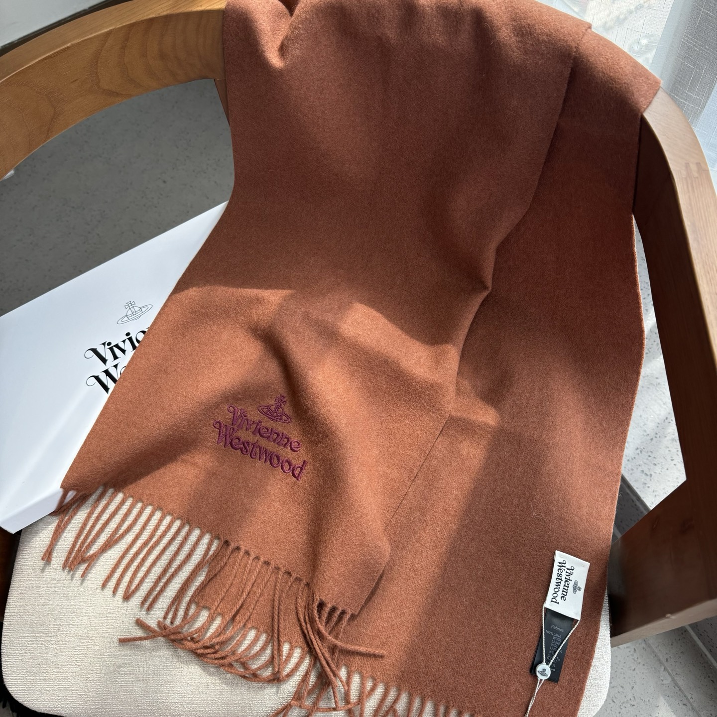 2025小红书最新走火爆款 COS品牌 🪐✨经典大土星围巾🧣vivienne westwood西太后土星