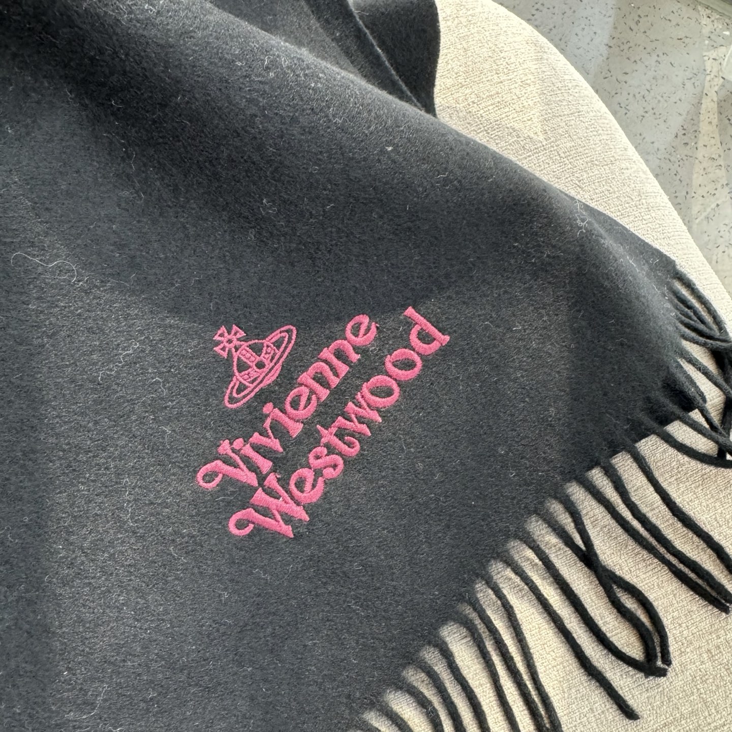 2025小红书最新走火爆款 COS品牌 🪐✨经典大土星围巾🧣vivienne westwood西太后土星